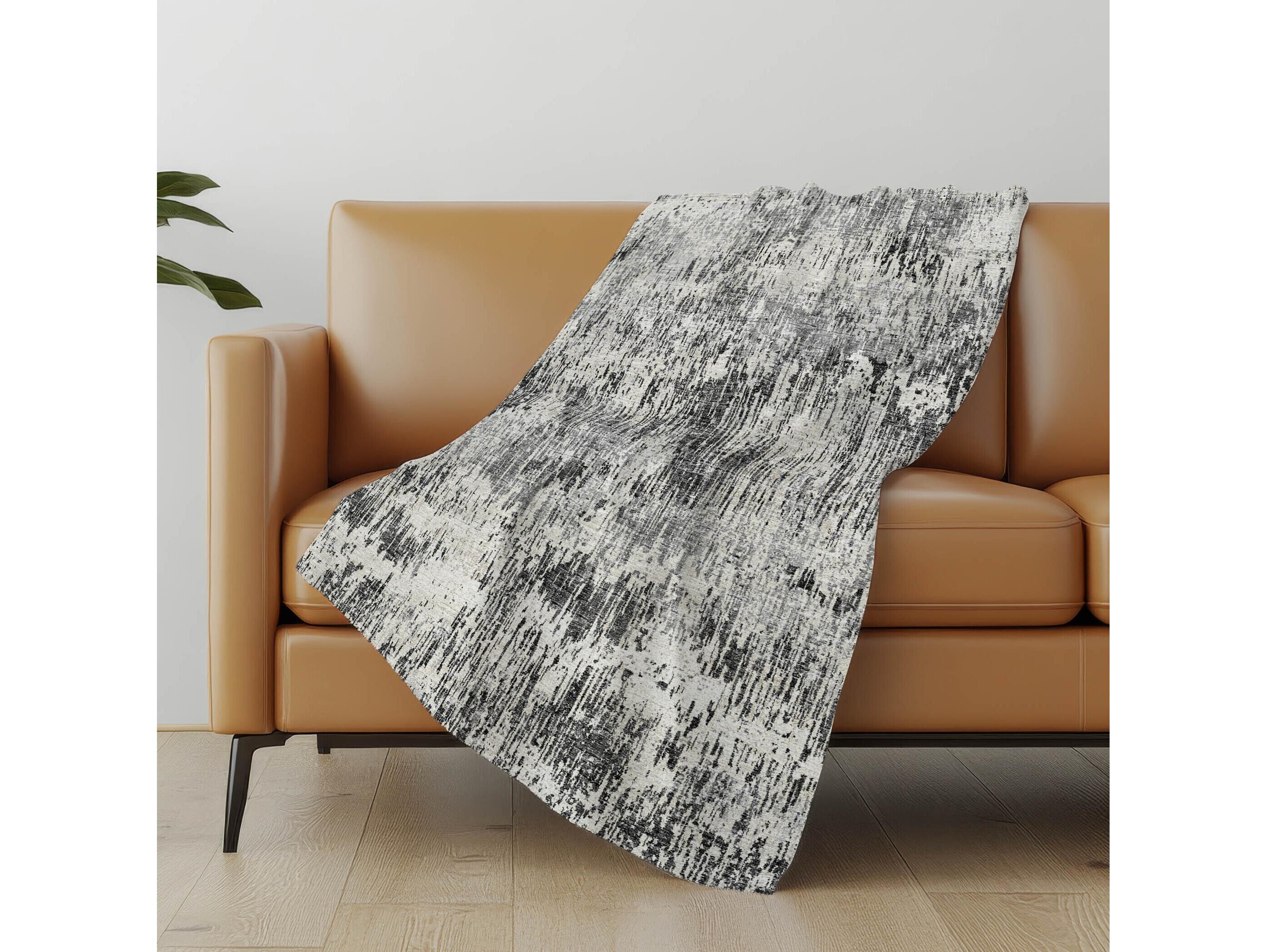 Dalyn Sherpa Black Polyester Throw