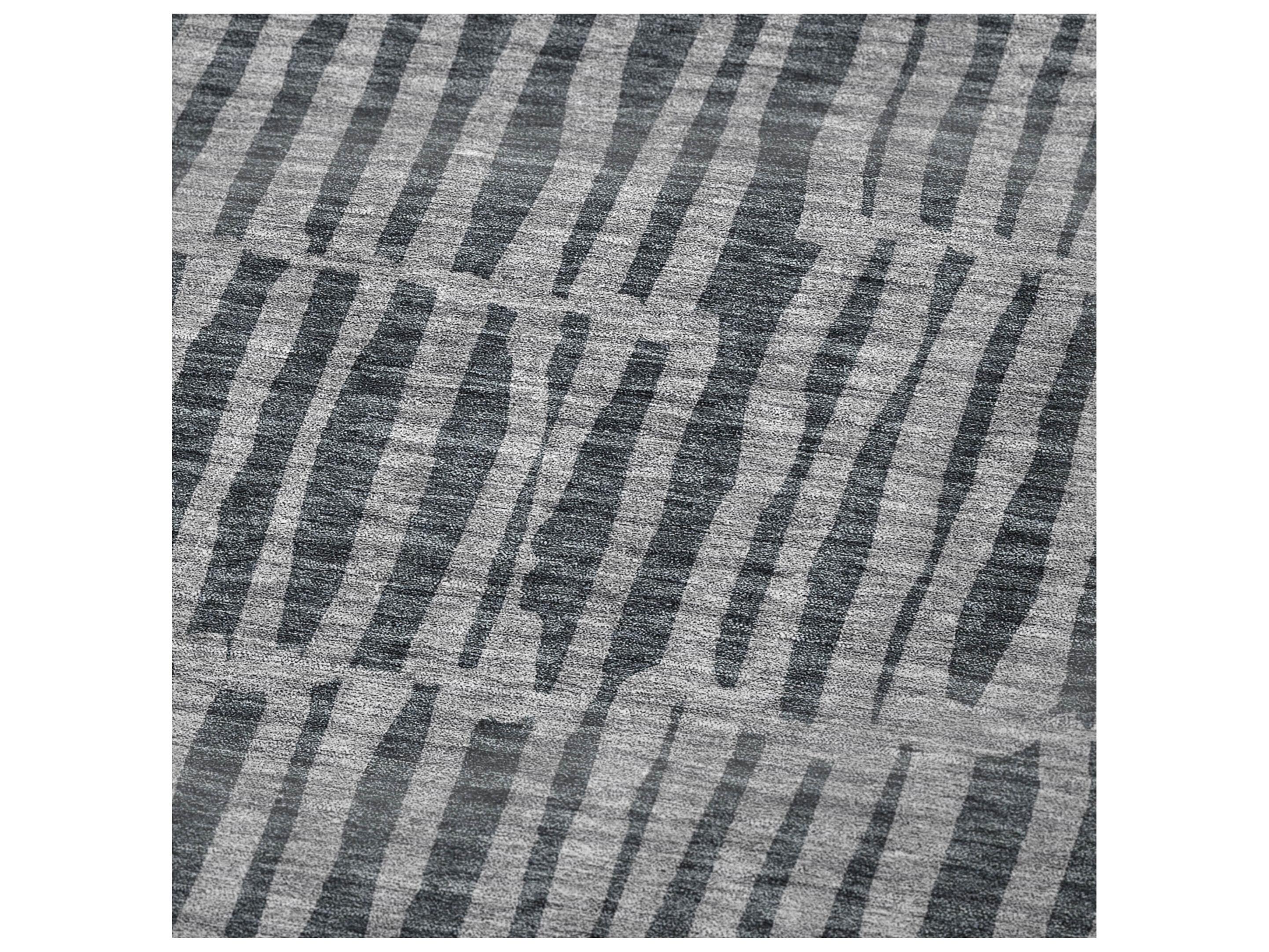 Dalyn Sherpa Gray Polyester Throw
