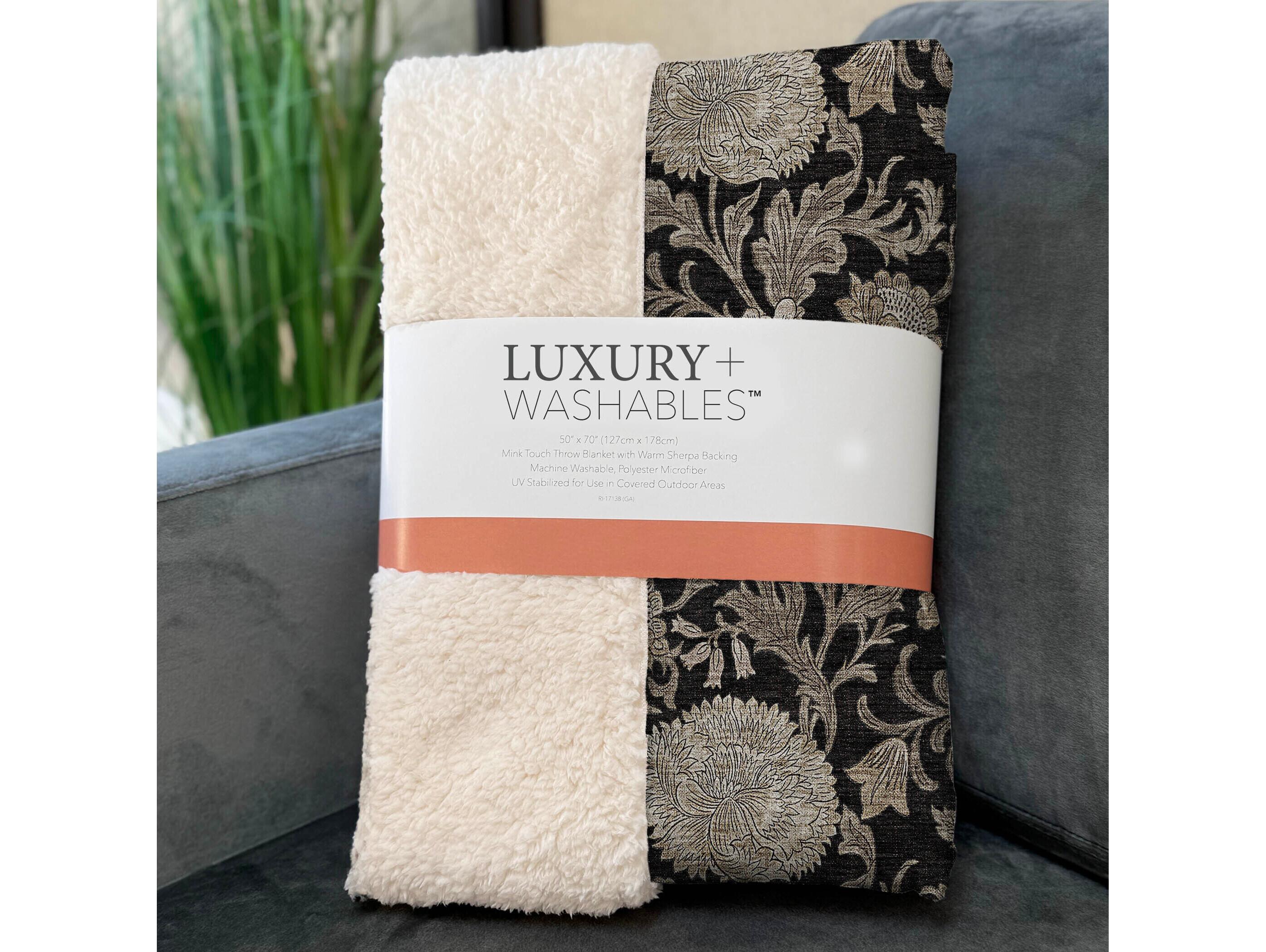 Dalyn Sherpa Black Polyester Throw