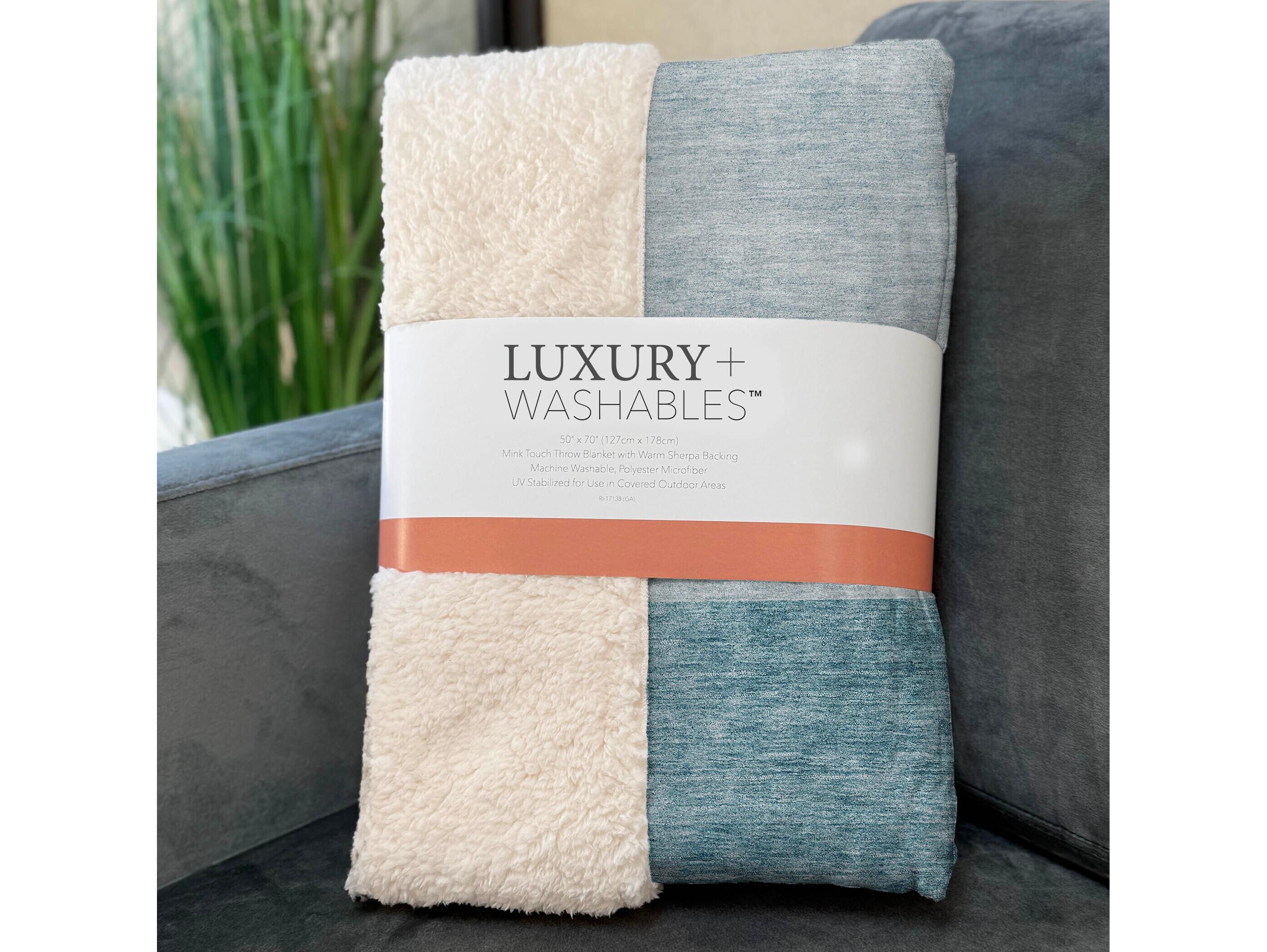 Dalyn Sherpa Teal Polyester Throw