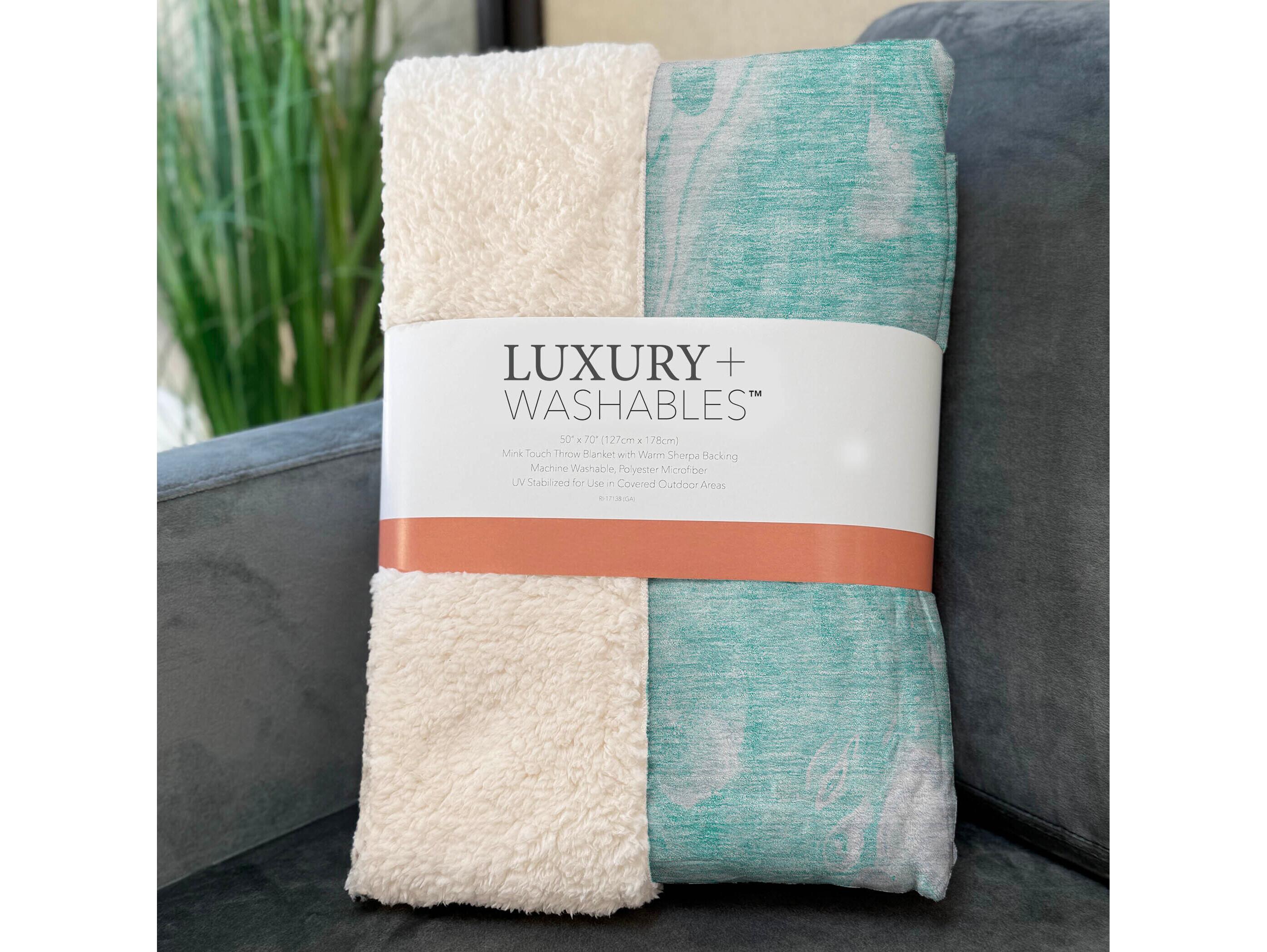 Dalyn Sherpa Teal Polyester Throw