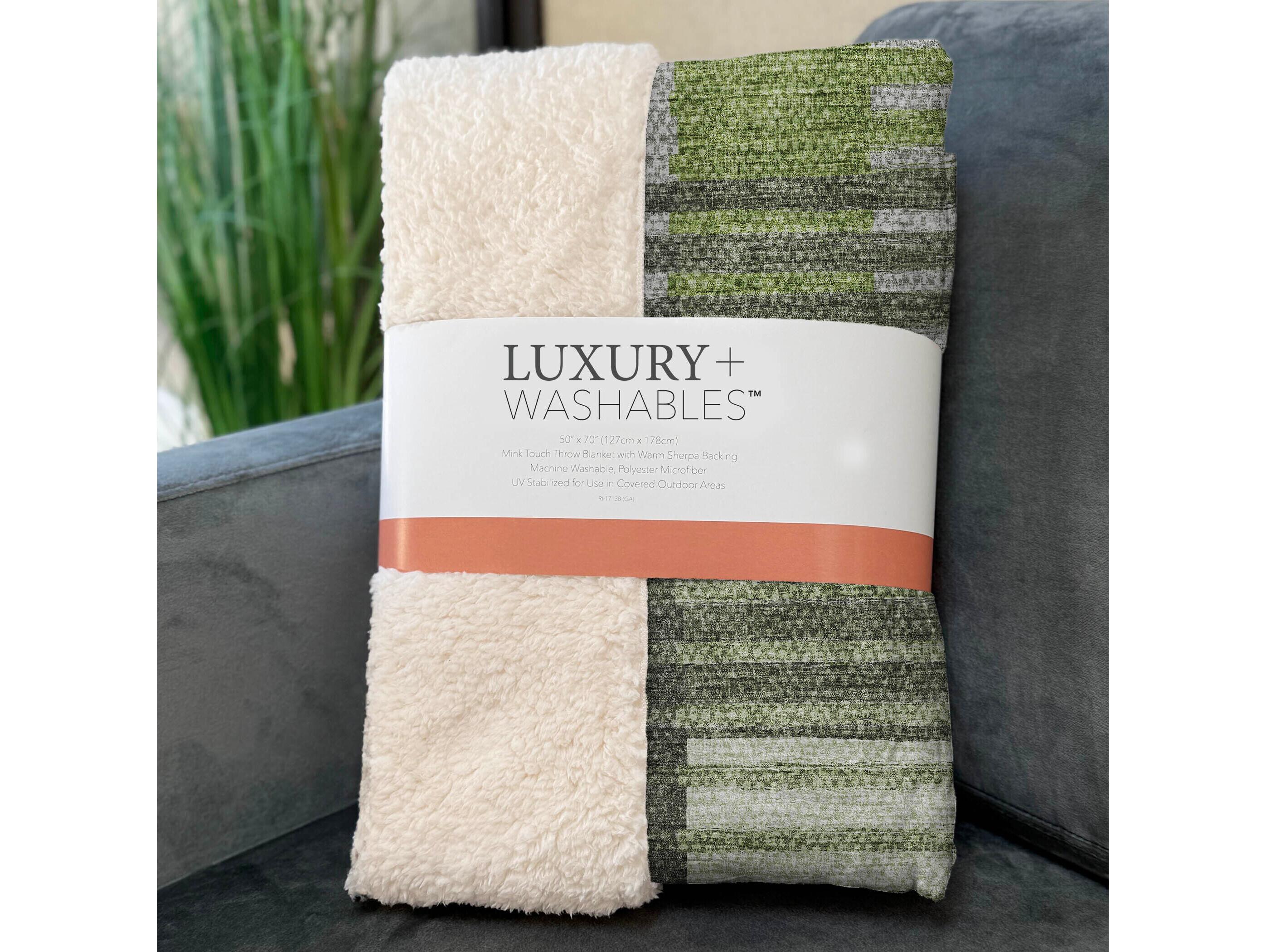 Dalyn Sherpa Green Polyester Throw