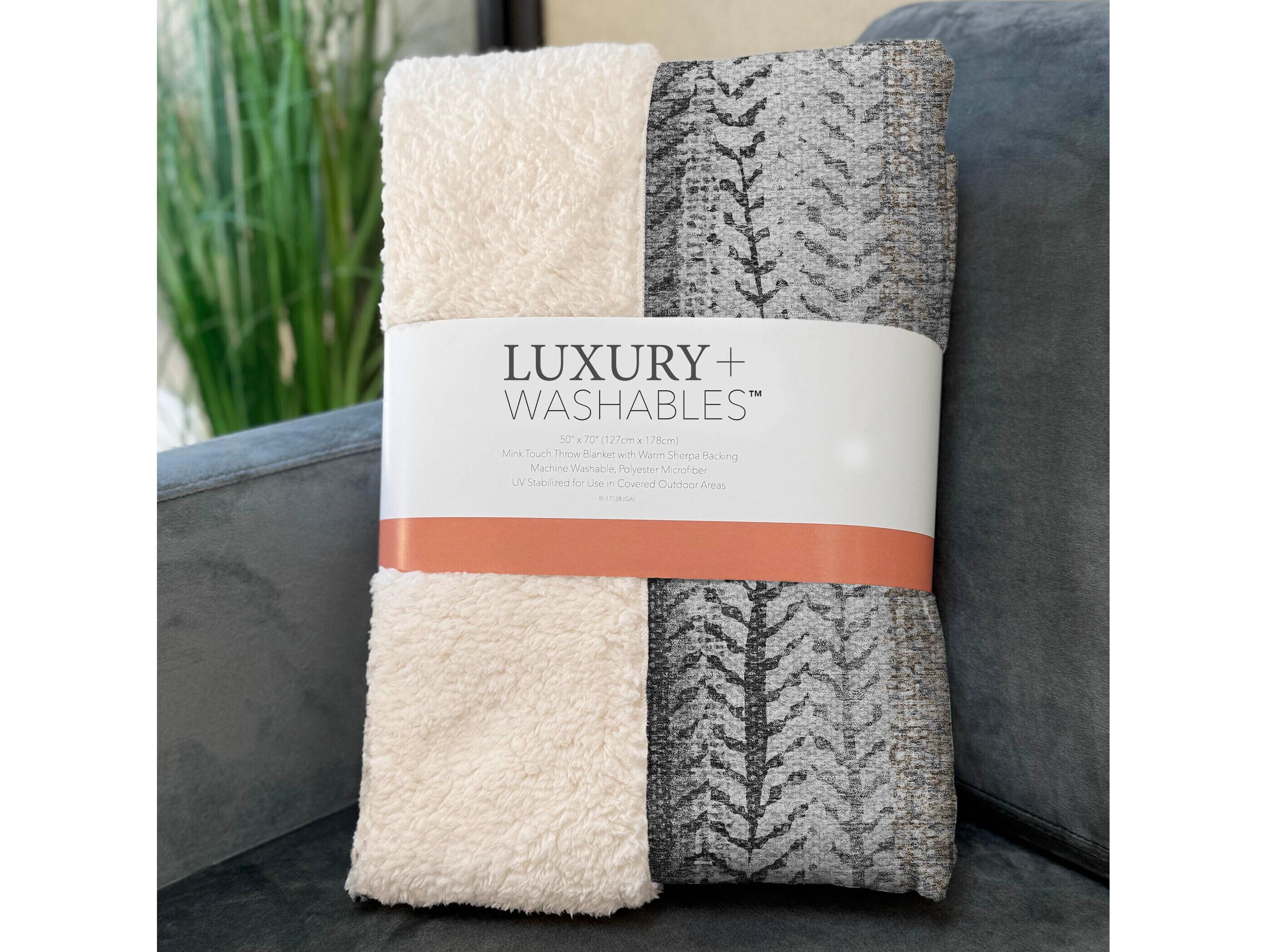 Dalyn Sherpa Brown Polyester Throw