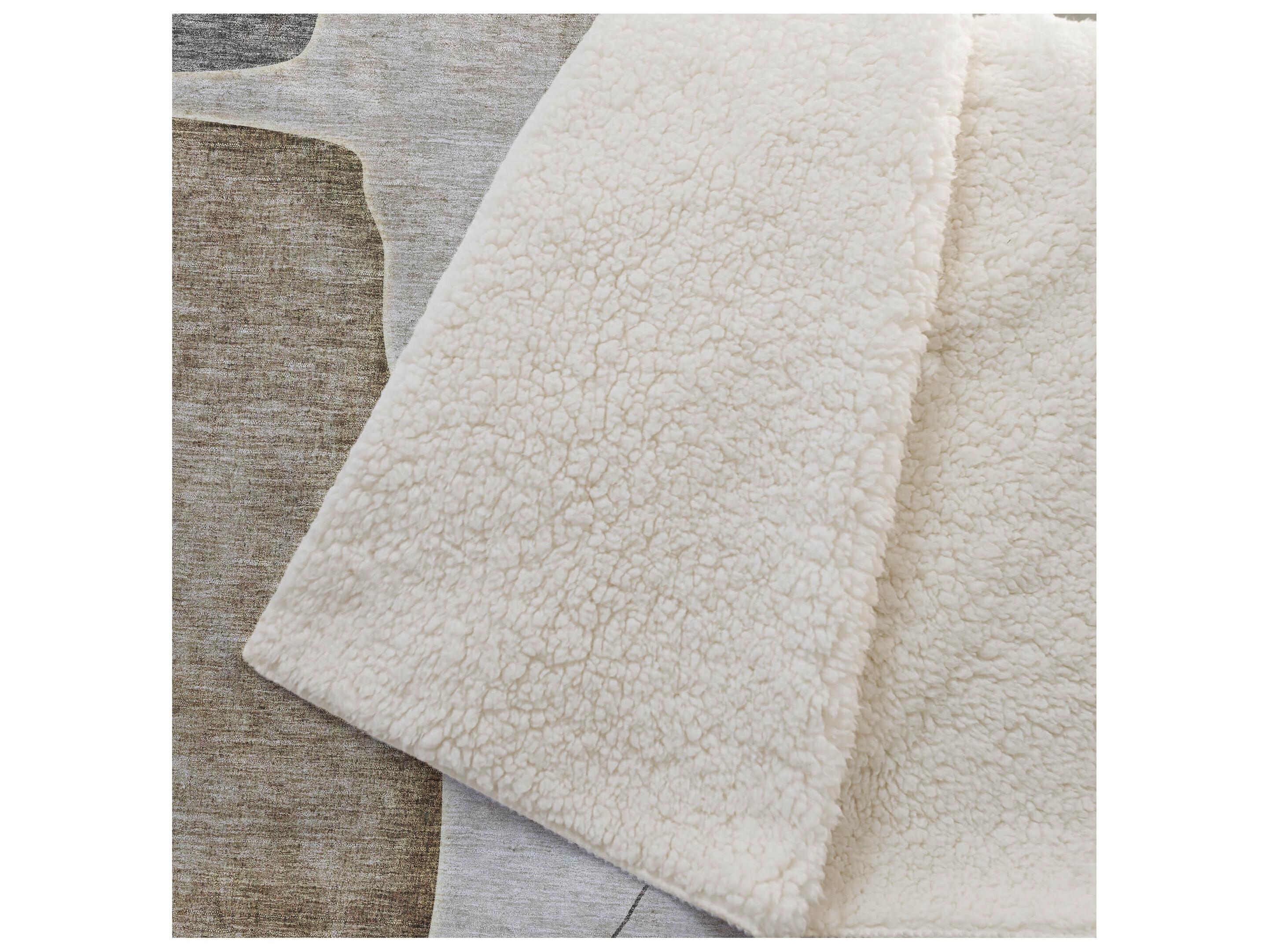 Dalyn Sherpa Brown Polyester Throw