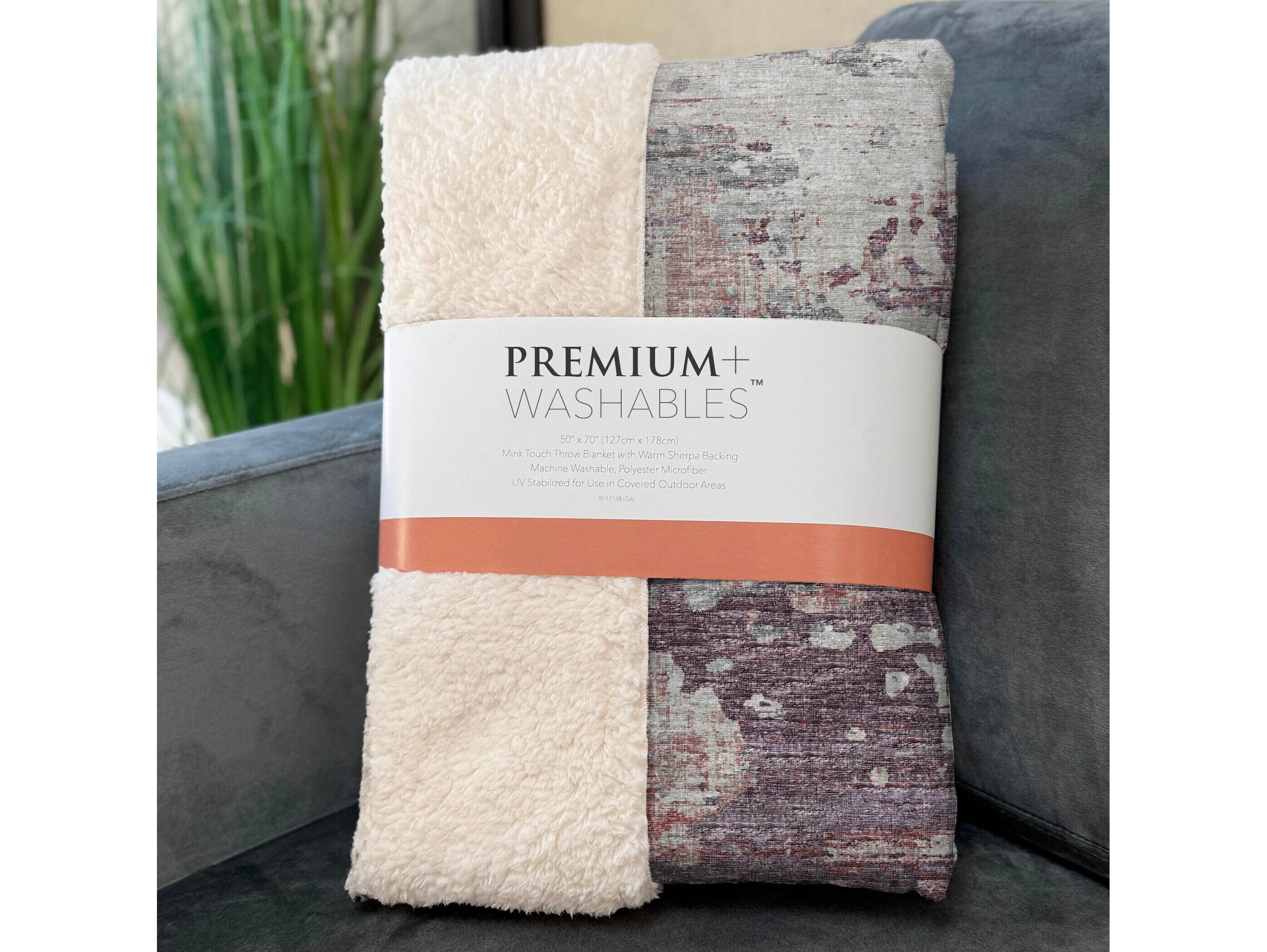 Dalyn Sherpa Pink Polyester Throw