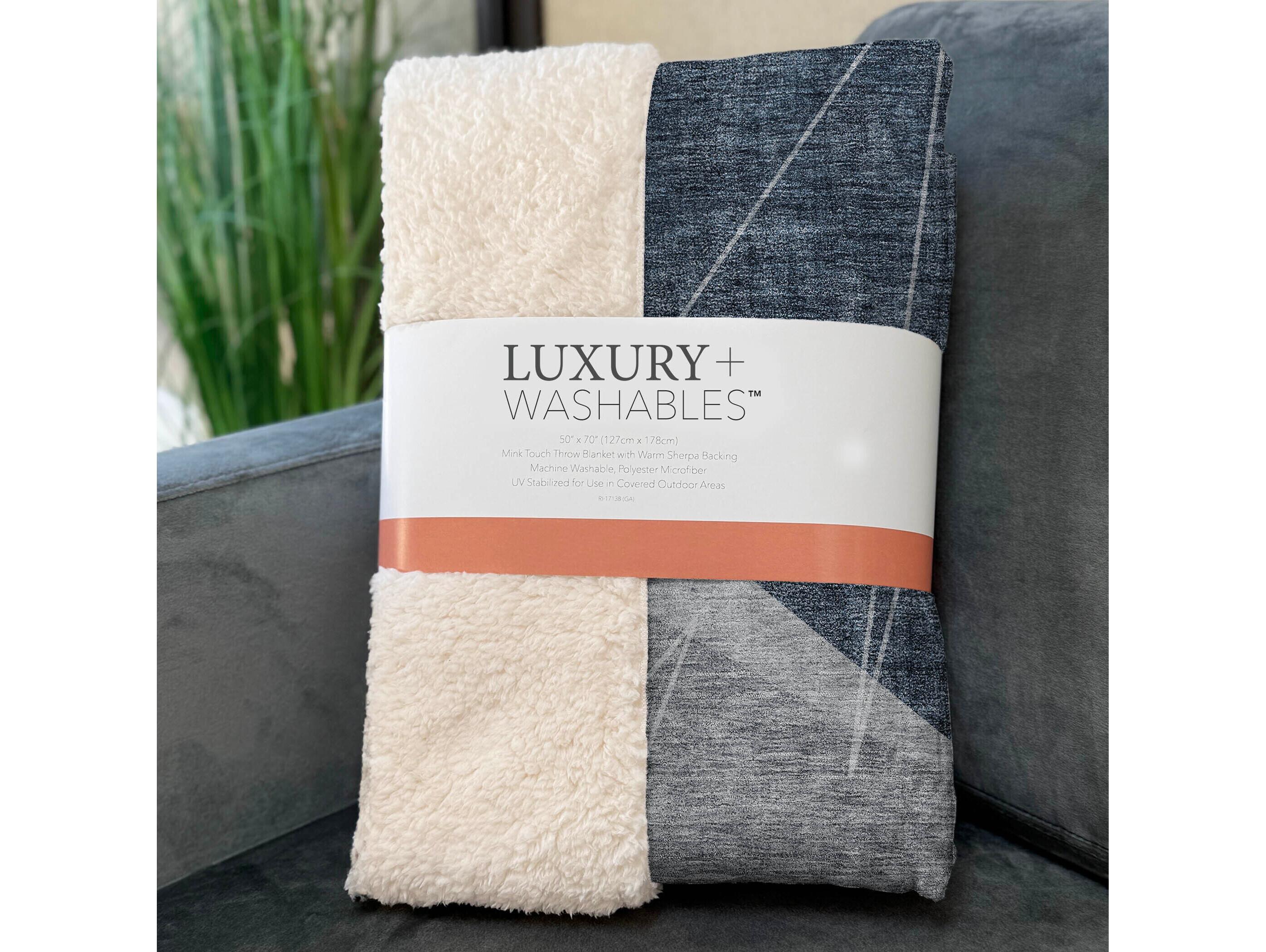 Dalyn Sherpa Gray Polyester Throw