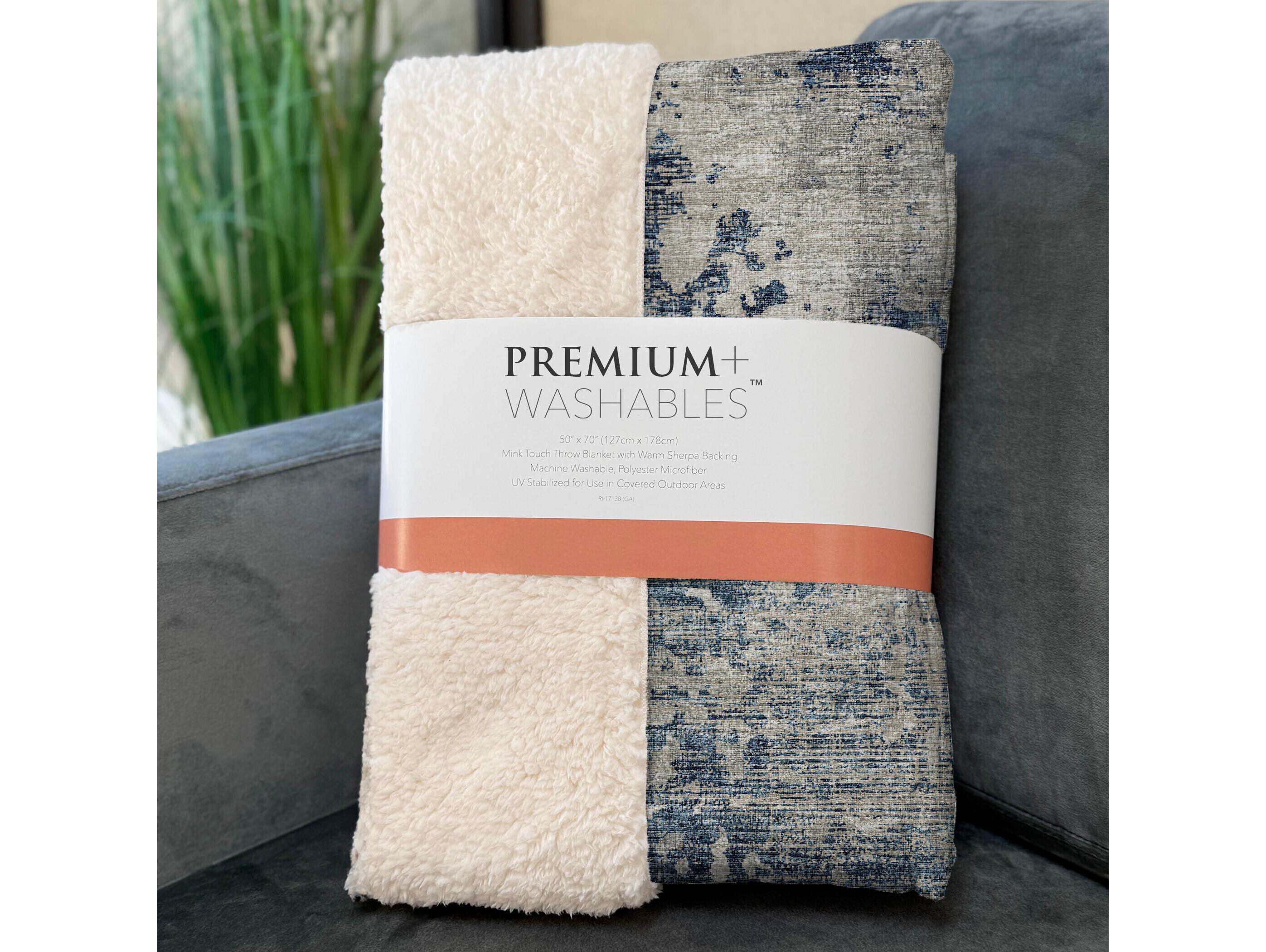 Dalyn Sherpa Navy Polyester Throw