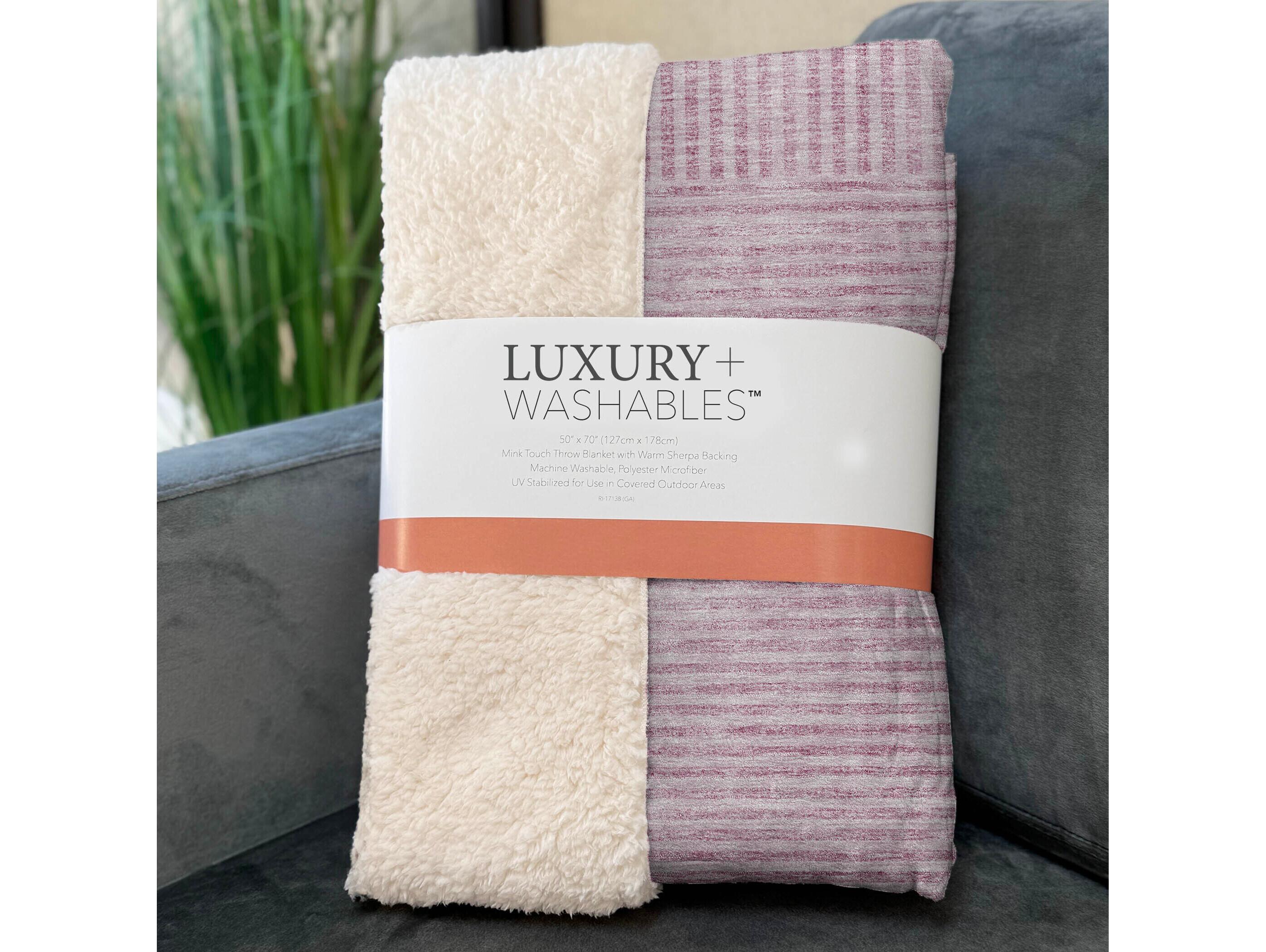 Dalyn Sherpa Pink Polyester Throw