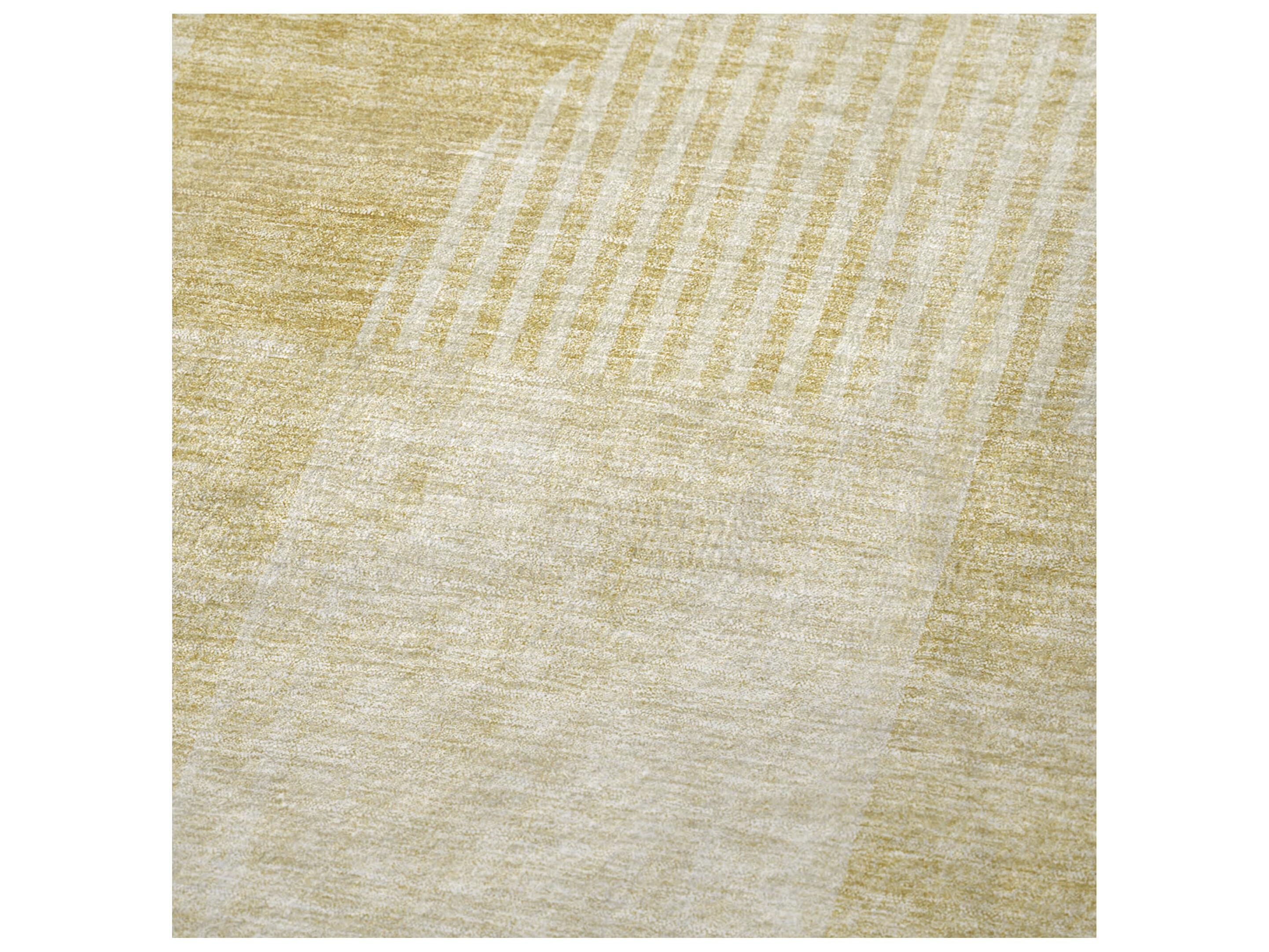 Dalyn Sherpa Gold Polyester Throw