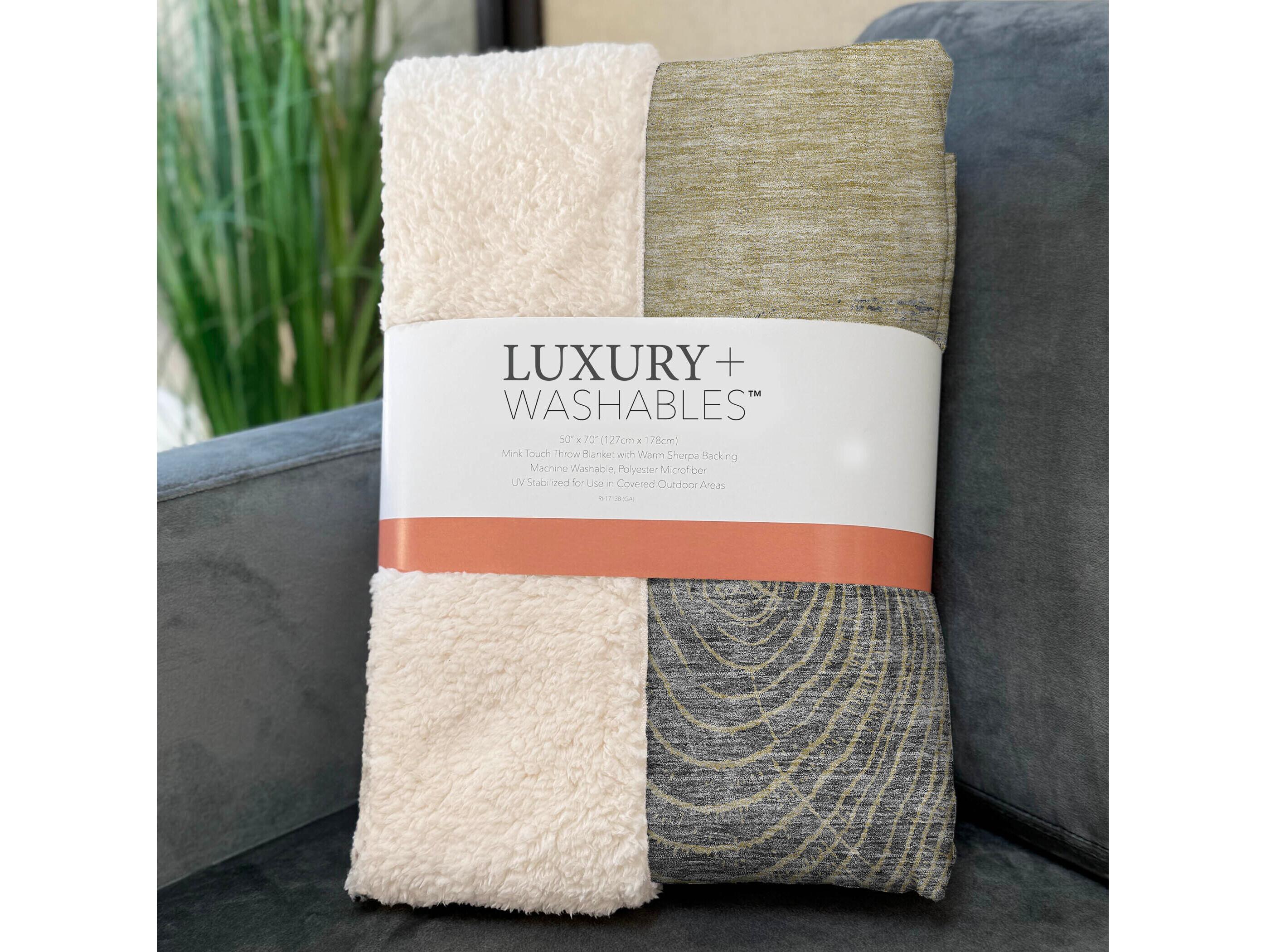 Dalyn Sherpa Brown Polyester Throw