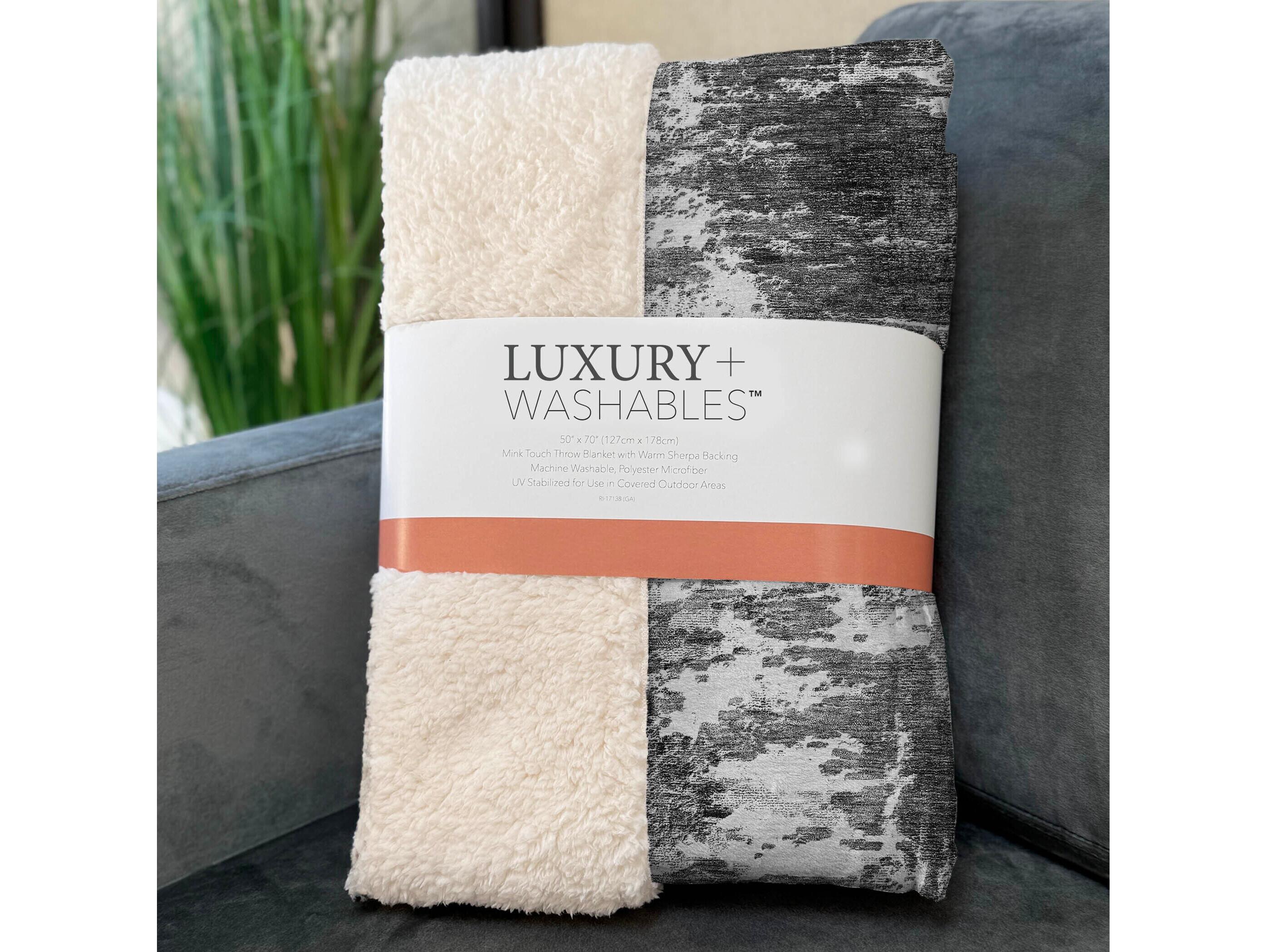 Dalyn Sherpa Gray Polyester Throw