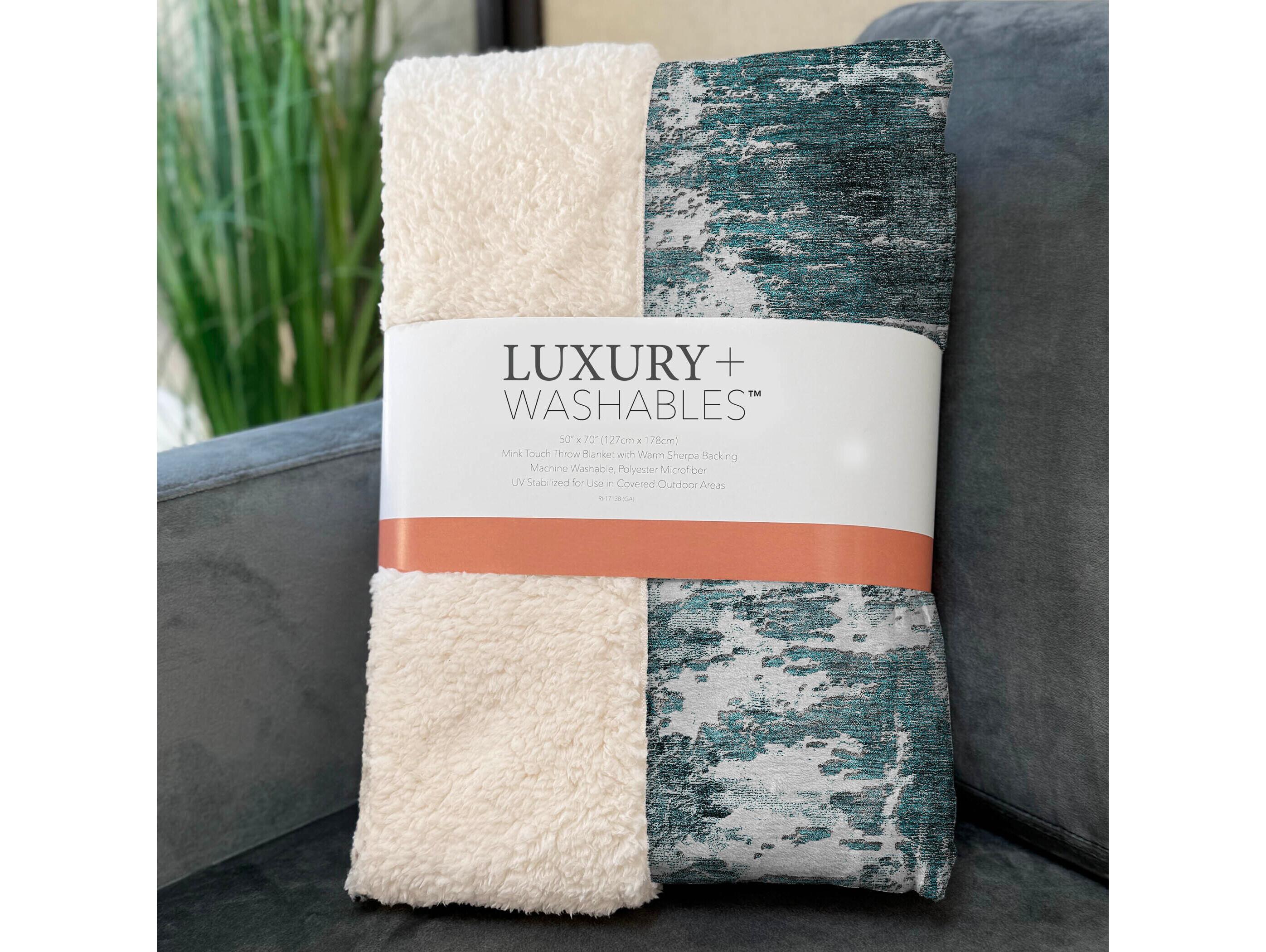 Dalyn Sherpa Teal Polyester Throw