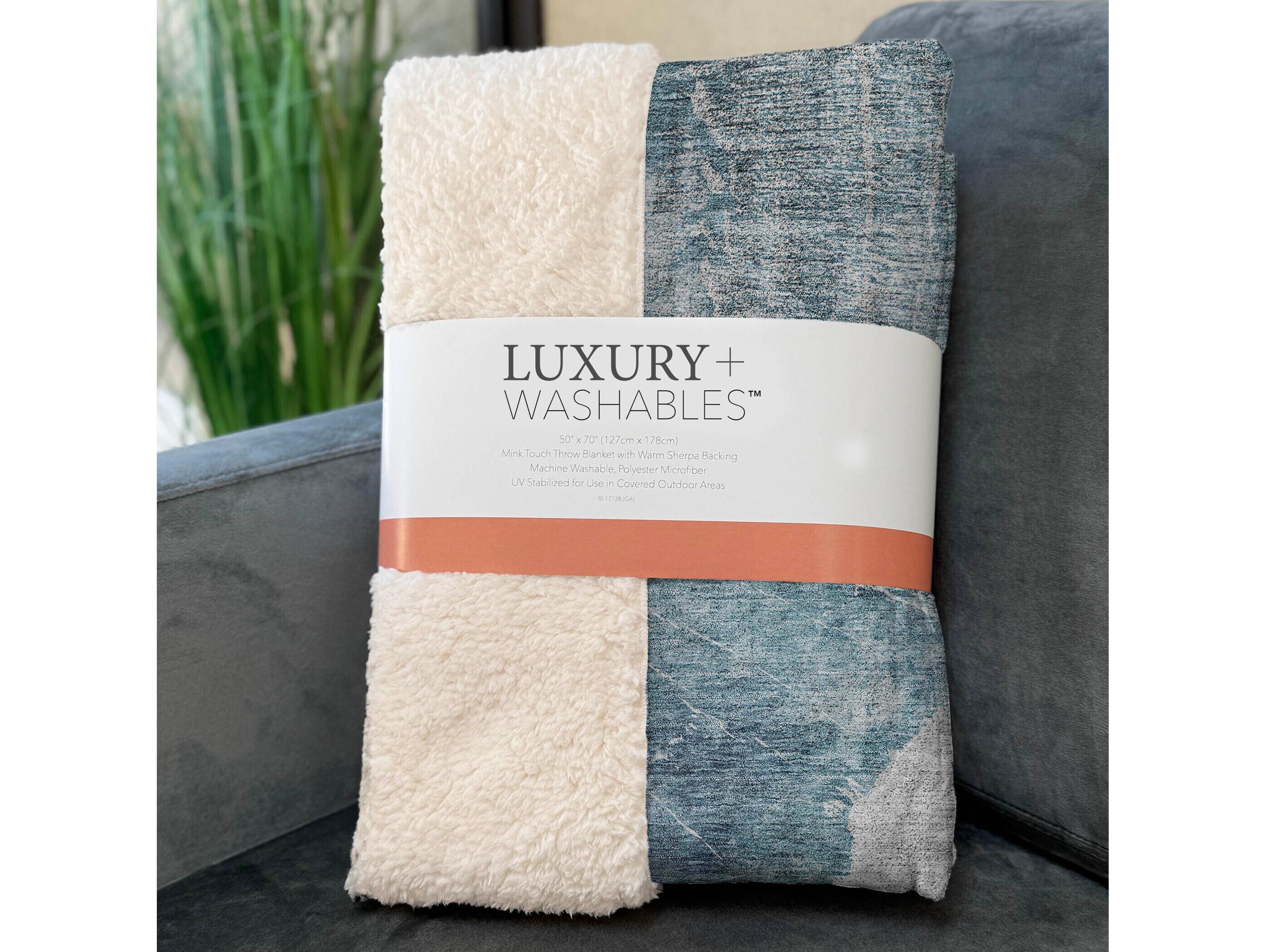 Dalyn Sherpa Teal Polyester Throw