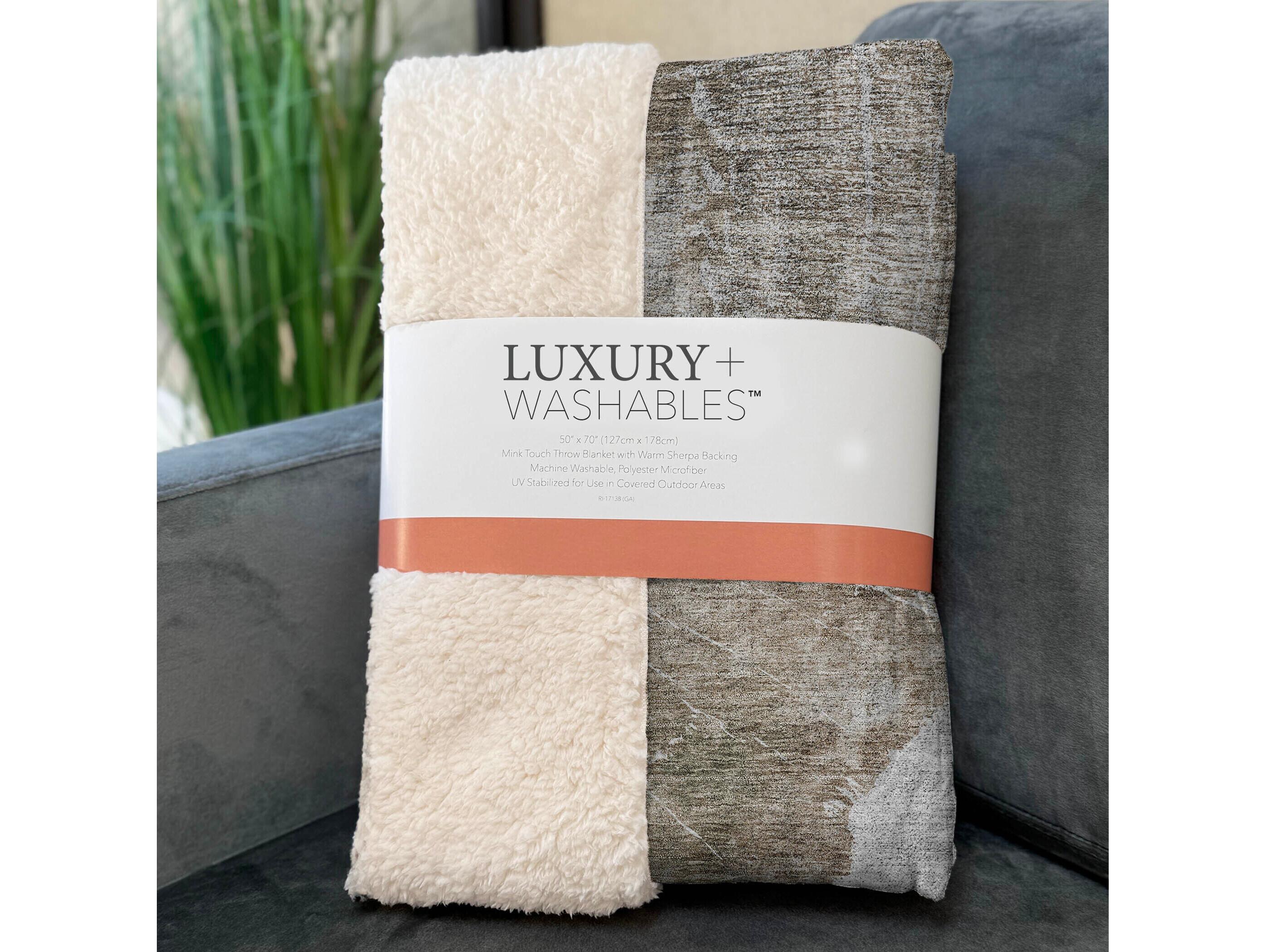 Dalyn Sherpa Brown Polyester Throw