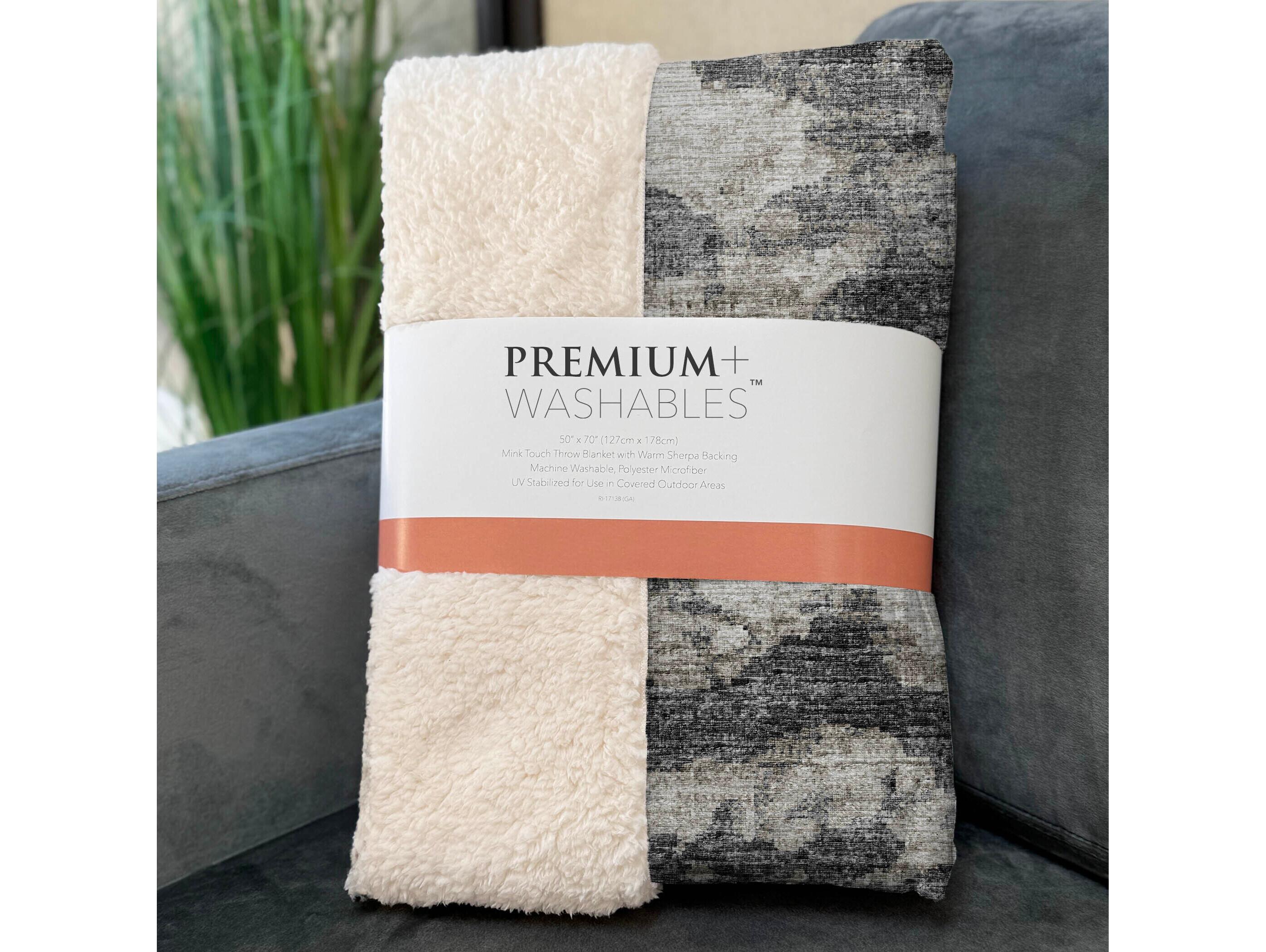 Dalyn Sherpa Black Polyester Throw