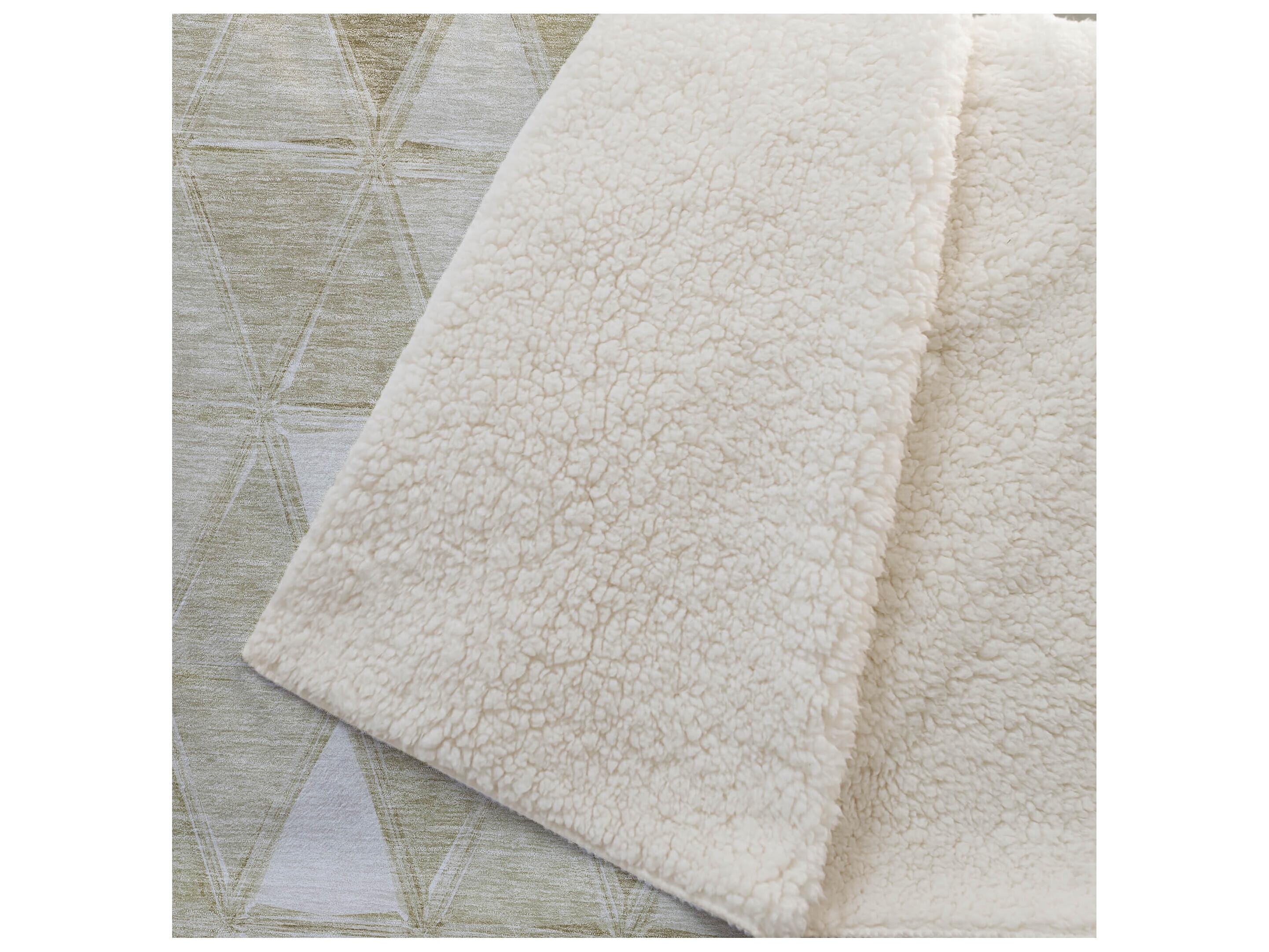 Dalyn Sherpa Brown Polyester Throw