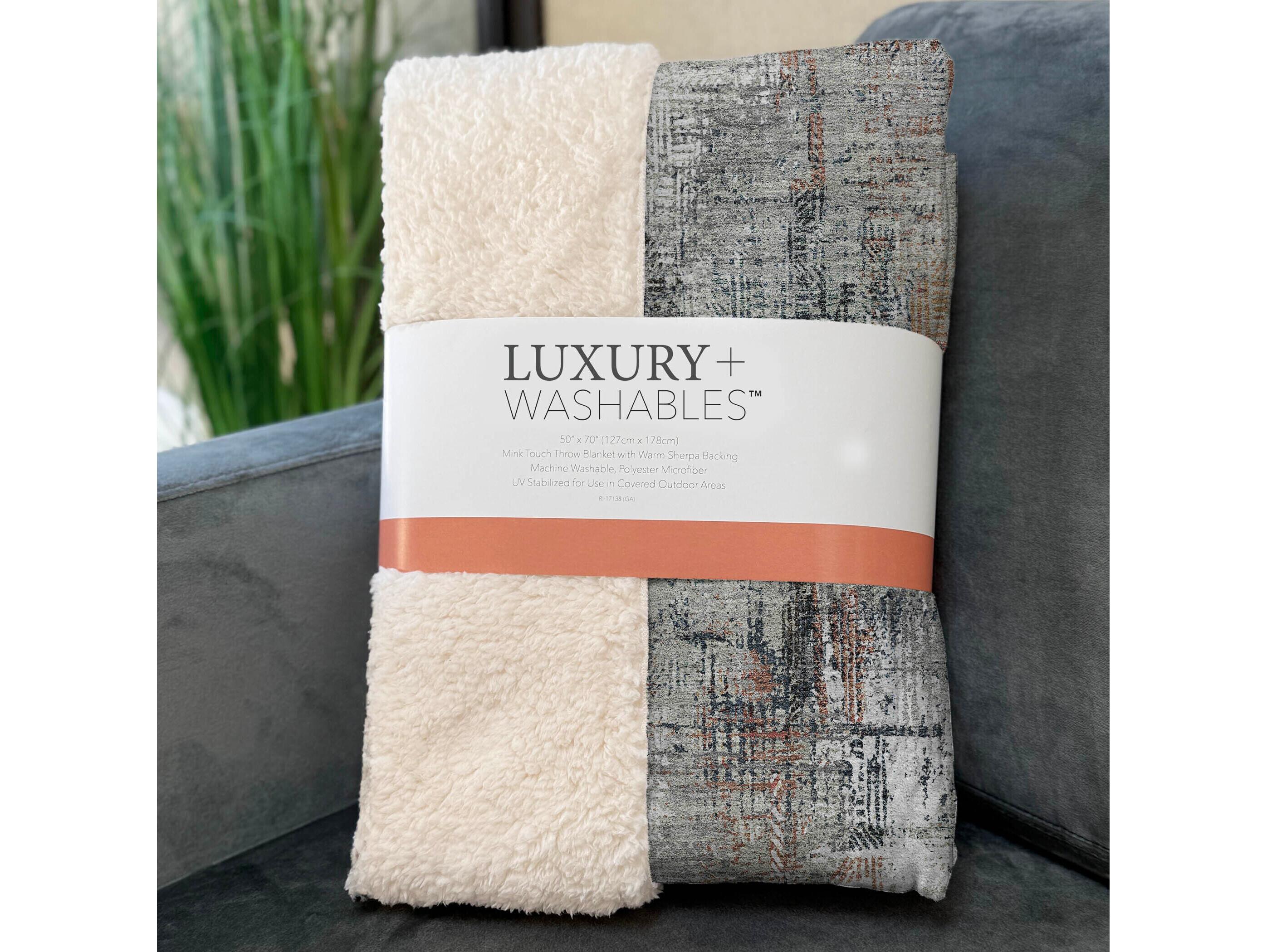 Dalyn Sherpa Brown Polyester Throw