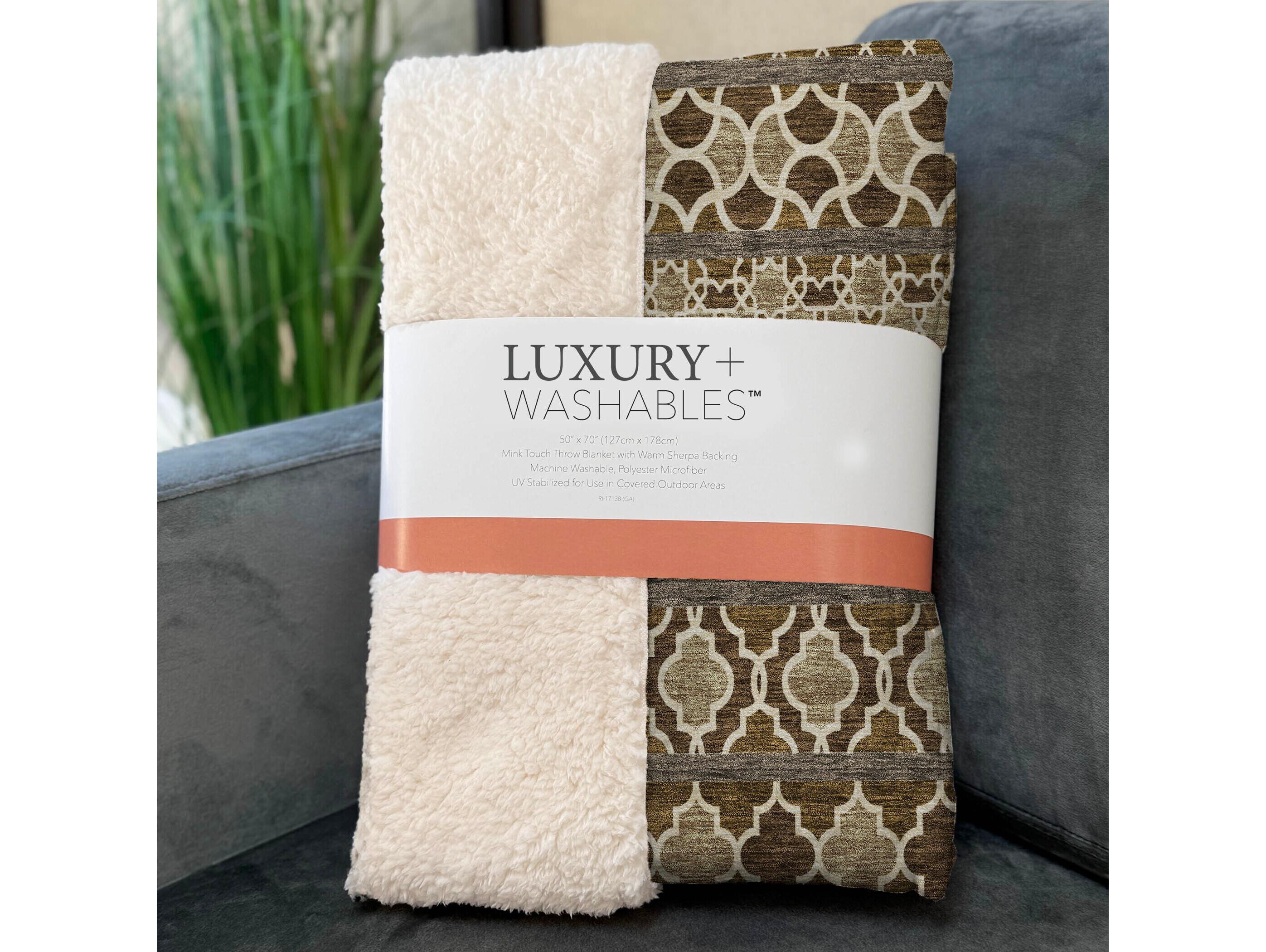 Dalyn Sherpa Brown Polyester Throw