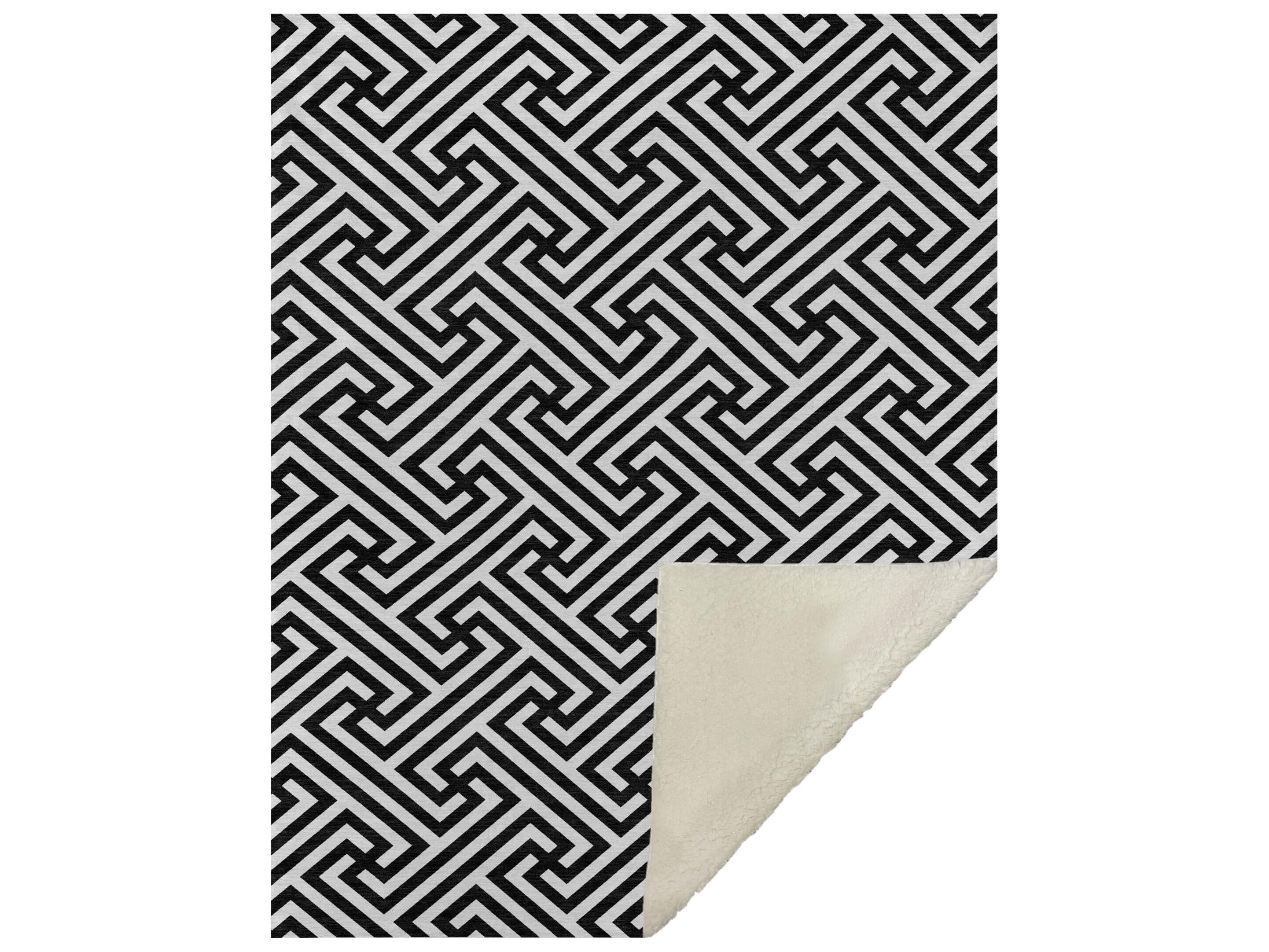 Dalyn Sherpa Black Polyester Throw