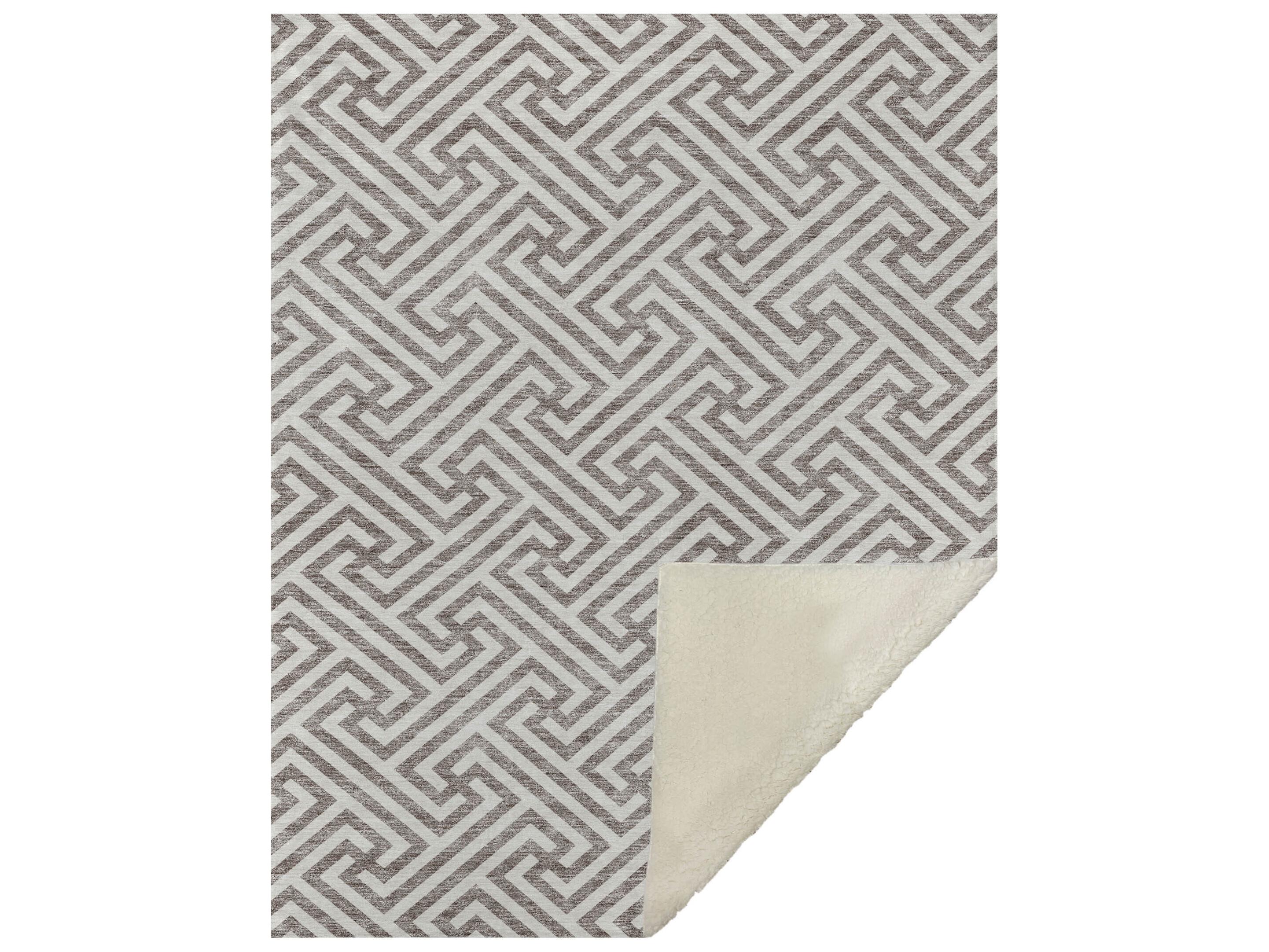 Dalyn Sherpa Brown Polyester Throw