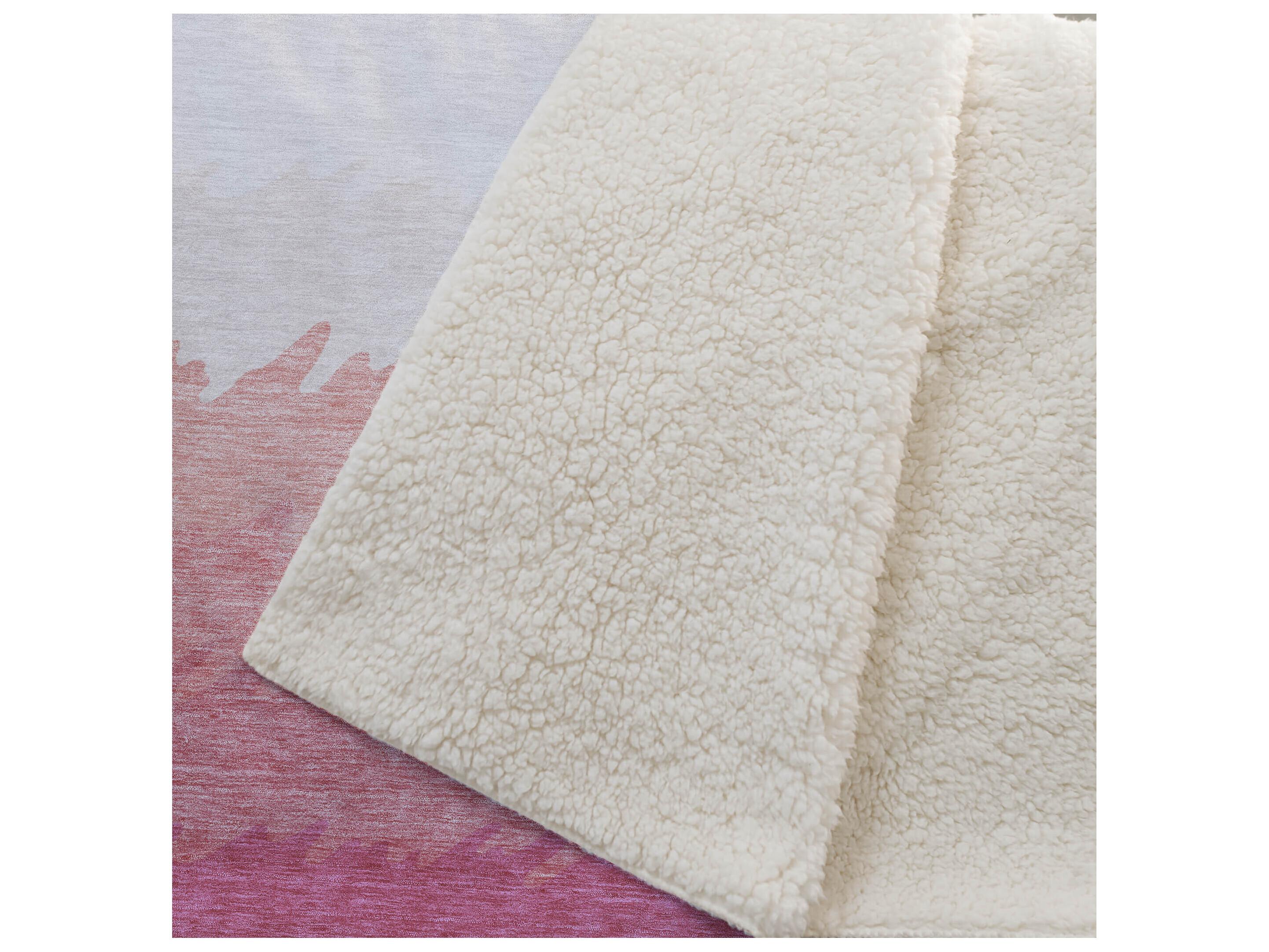 Dalyn Sherpa Pink Polyester Throw
