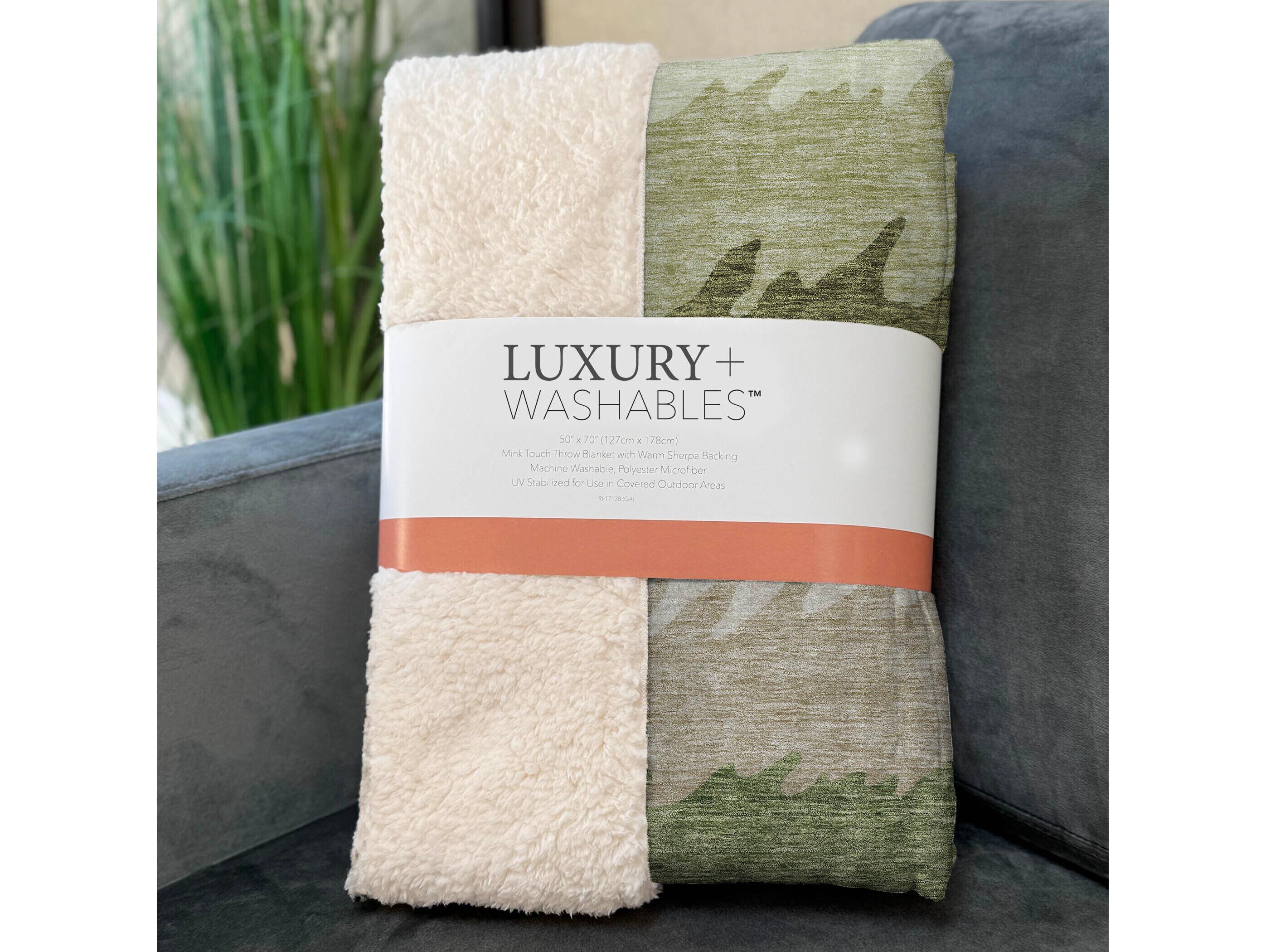 Dalyn Sherpa Green Polyester Throw