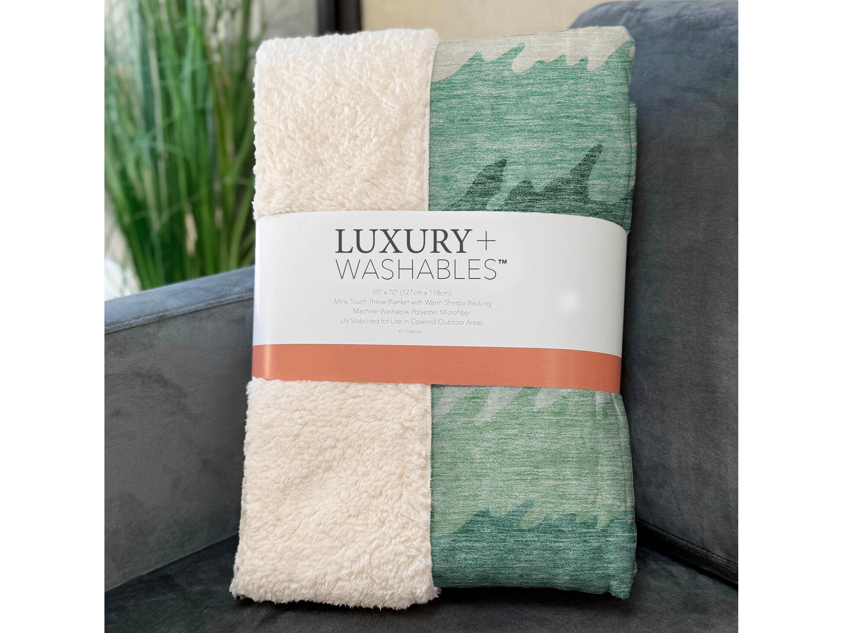 Dalyn Sherpa Green Polyester Throw