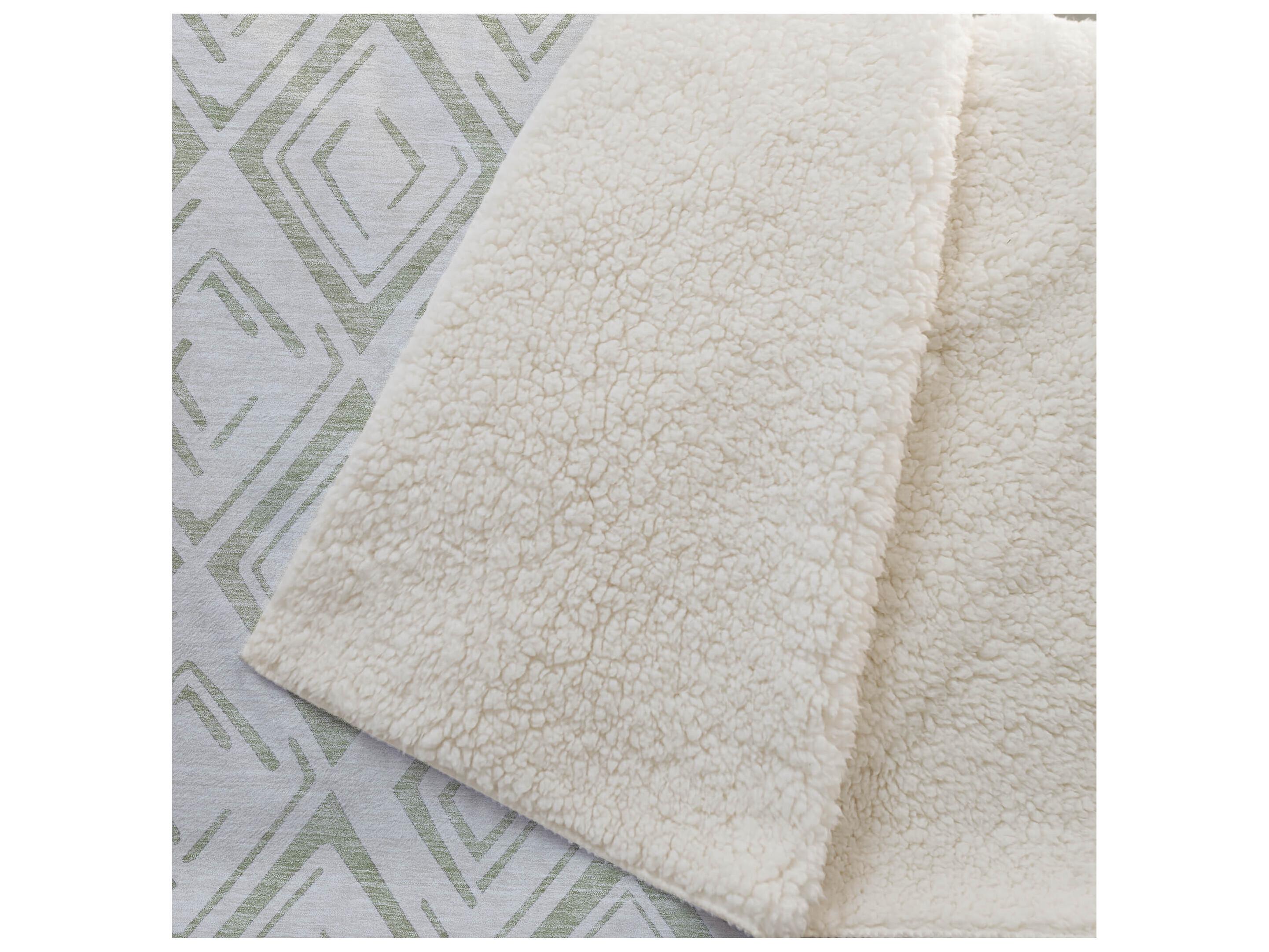 Dalyn Sherpa Green Polyester Throw