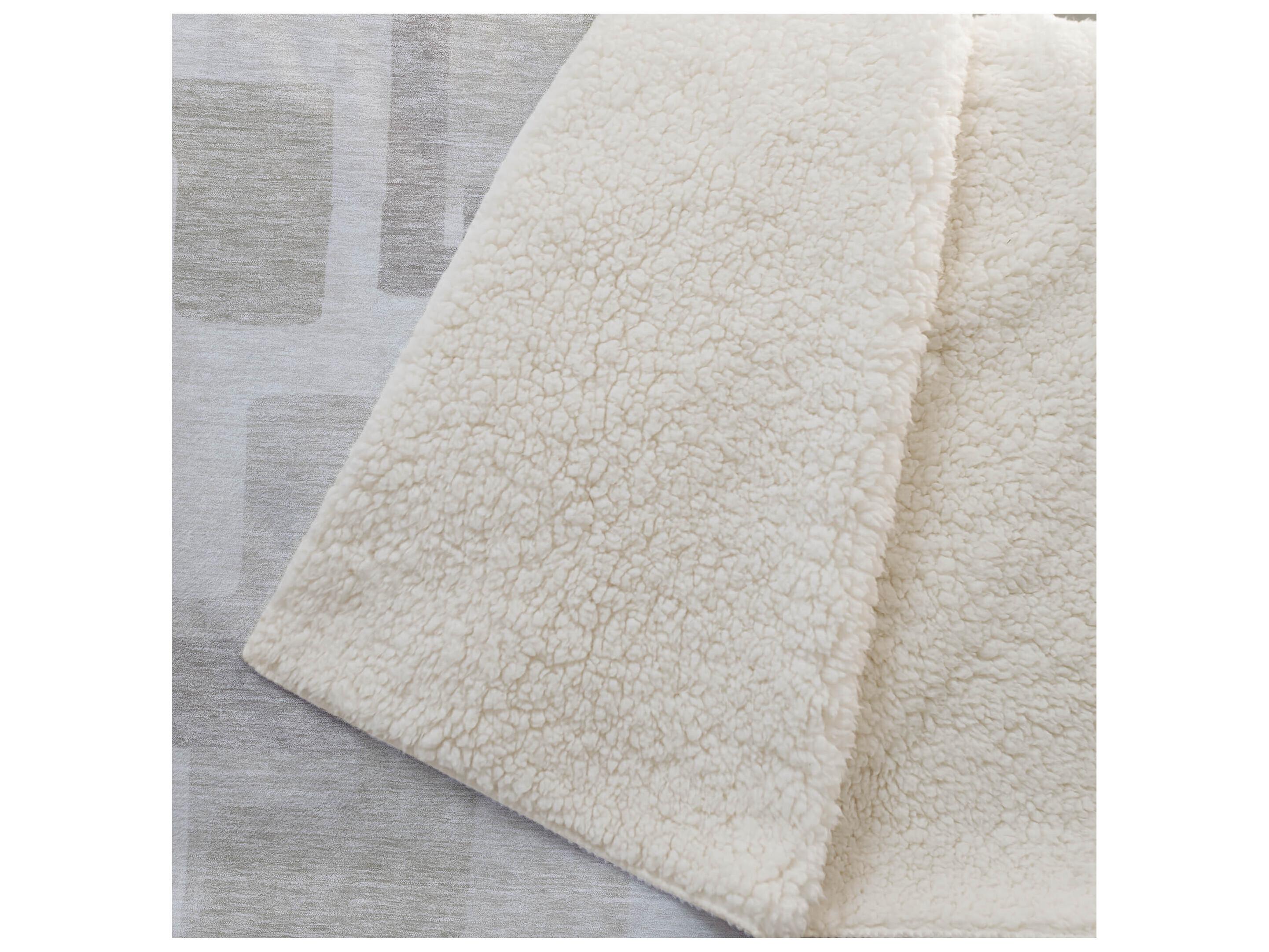 Dalyn Sherpa Brown Polyester Throw