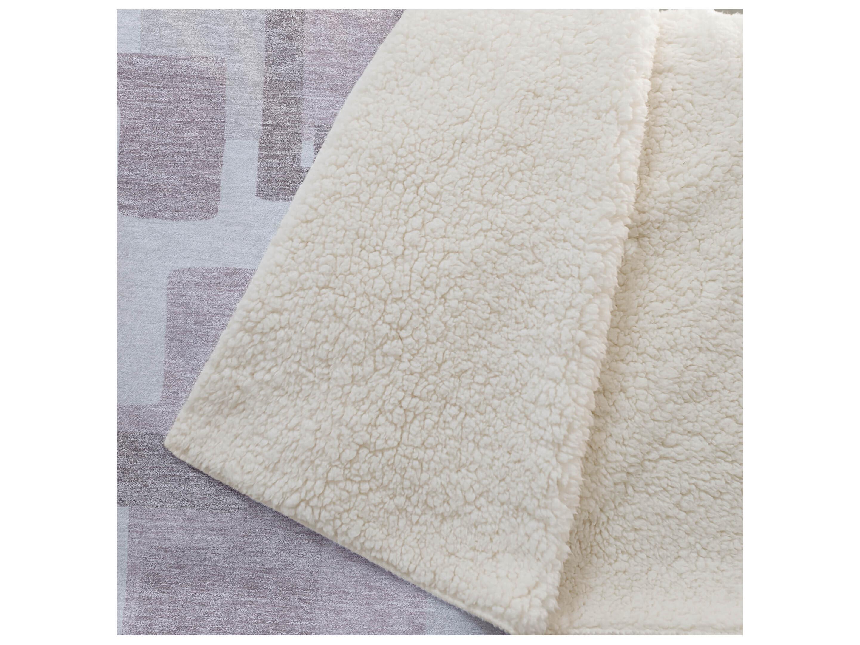 Dalyn Sherpa Pink Polyester Throw