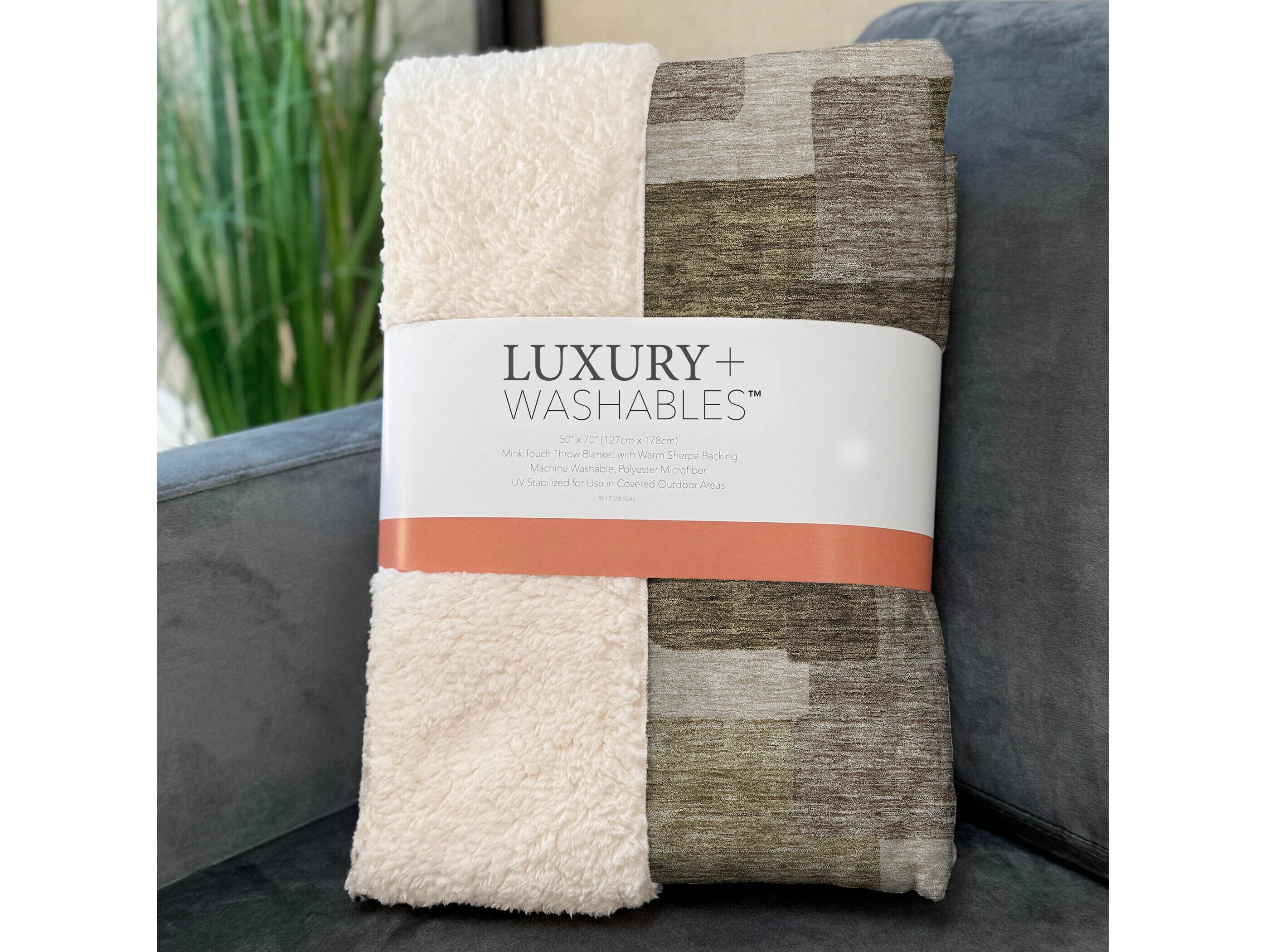 Dalyn Sherpa Brown Polyester Throw