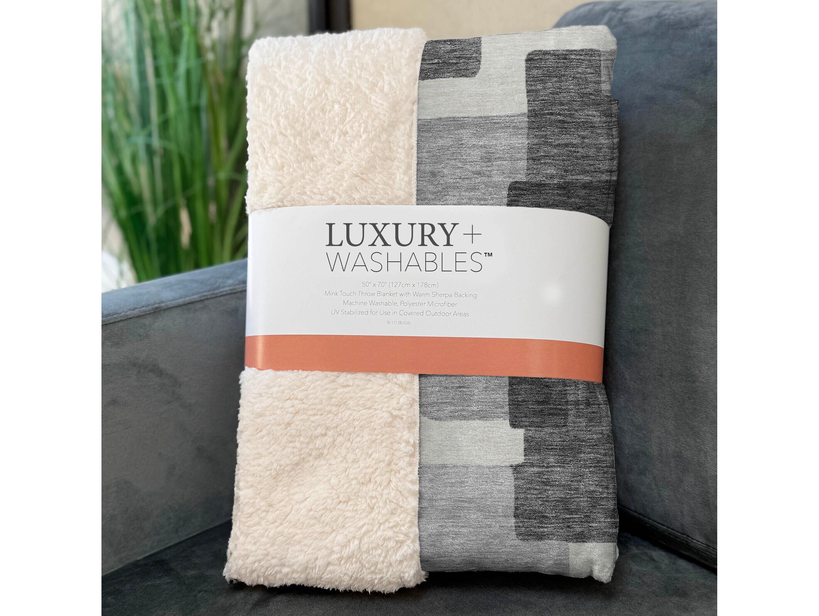 Dalyn Sherpa Gray Polyester Throw