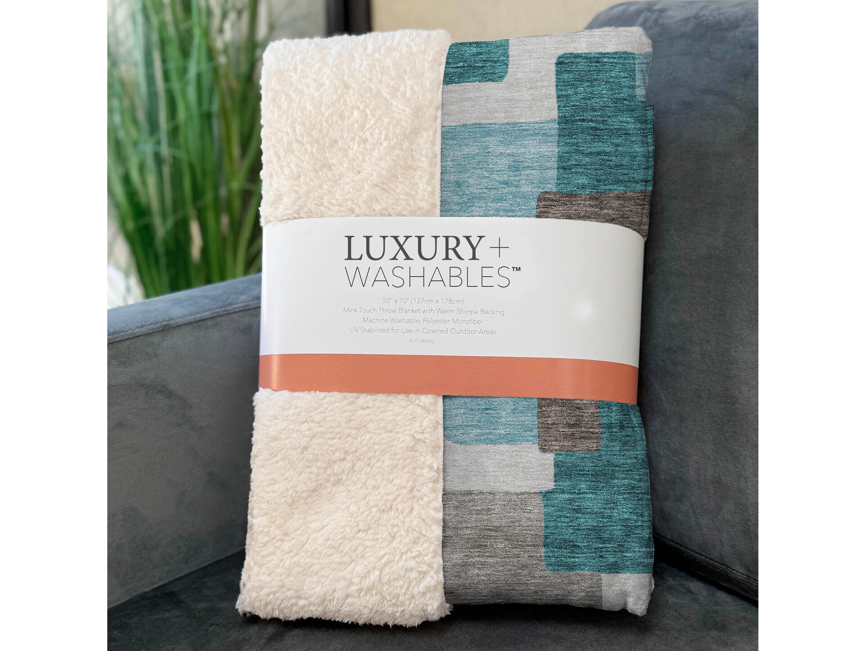 Dalyn Sherpa Teal Polyester Throw