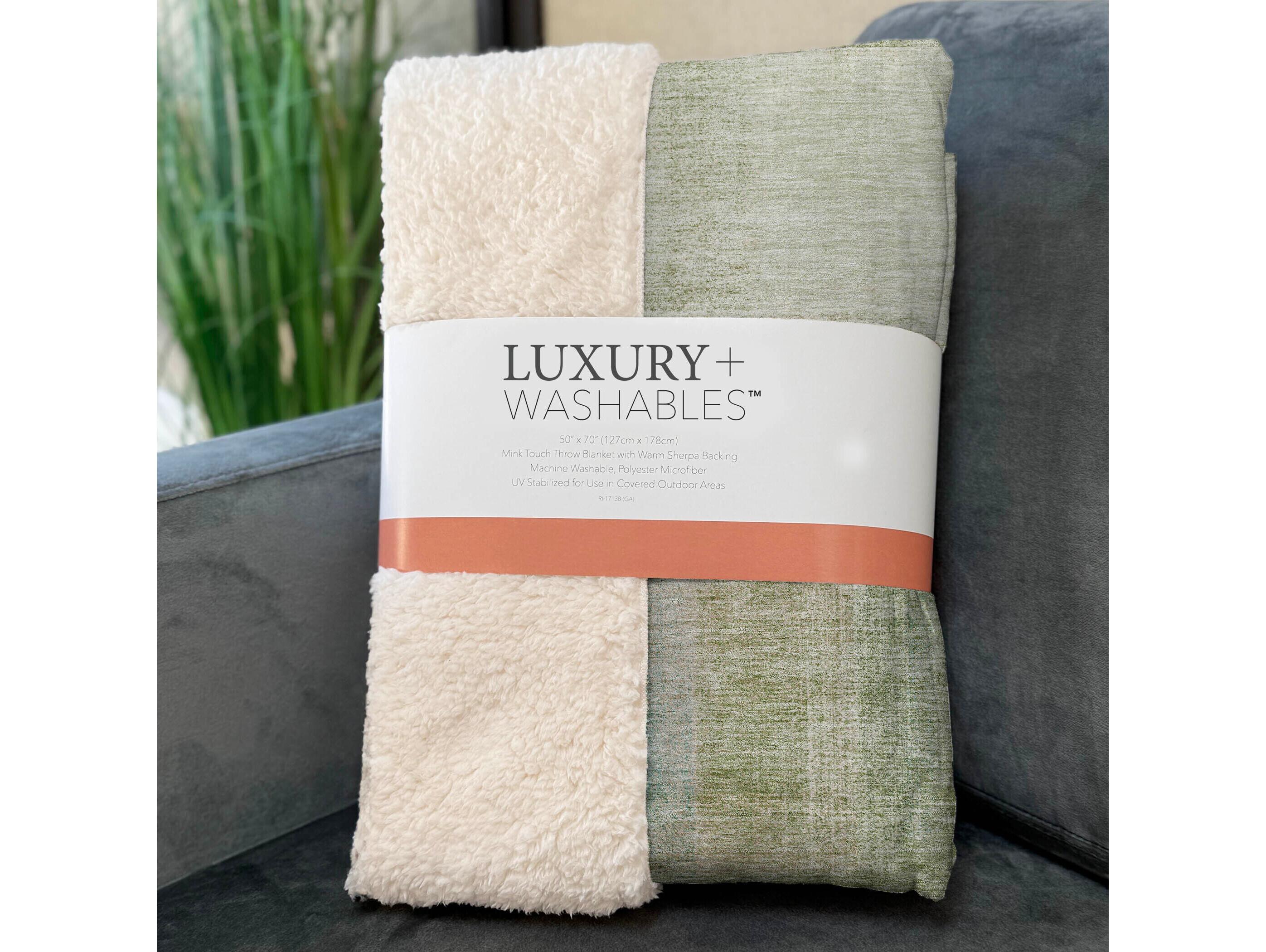 Dalyn Sherpa Green Polyester Throw