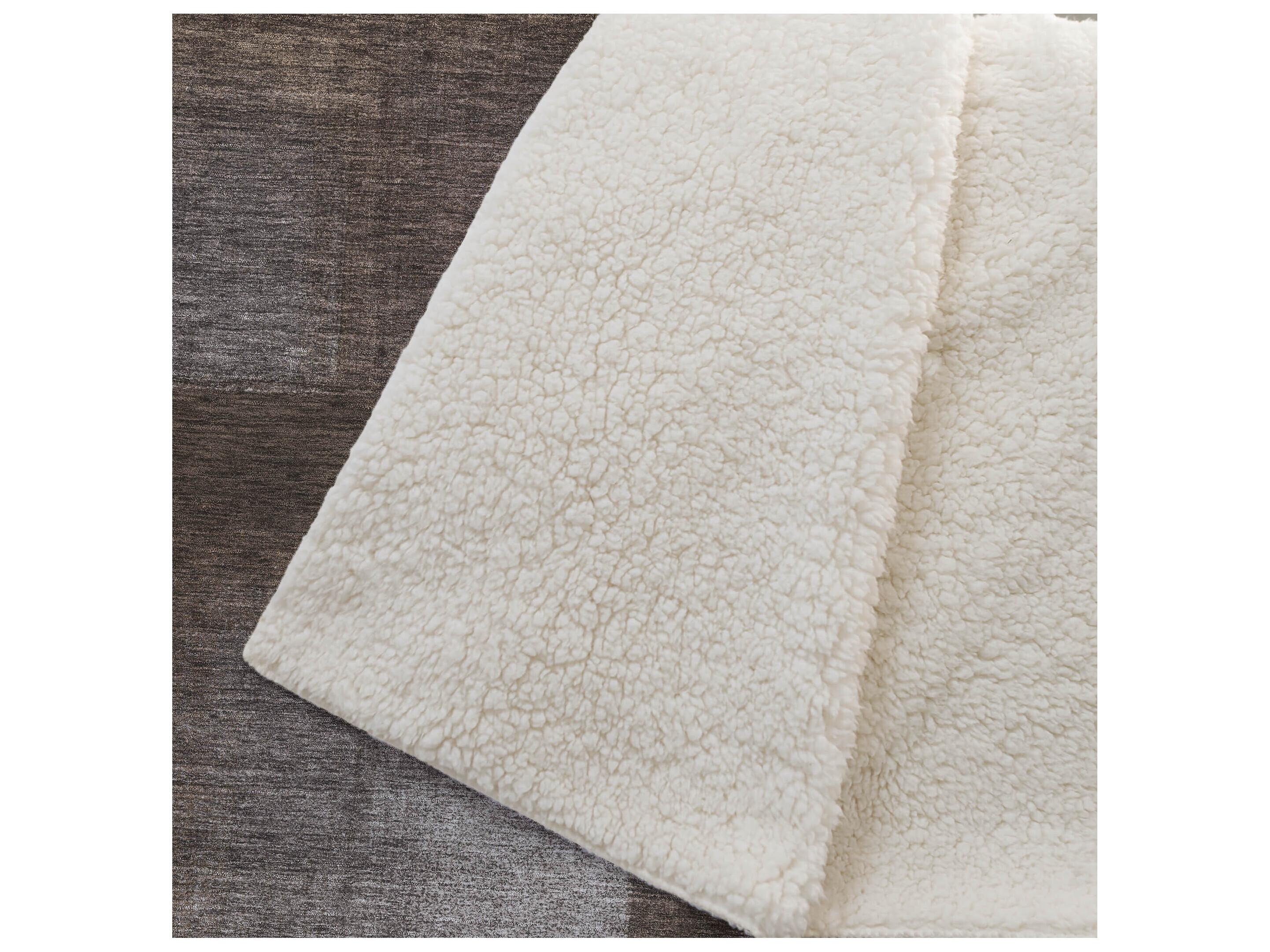 Dalyn Sherpa Brown Polyester Throw