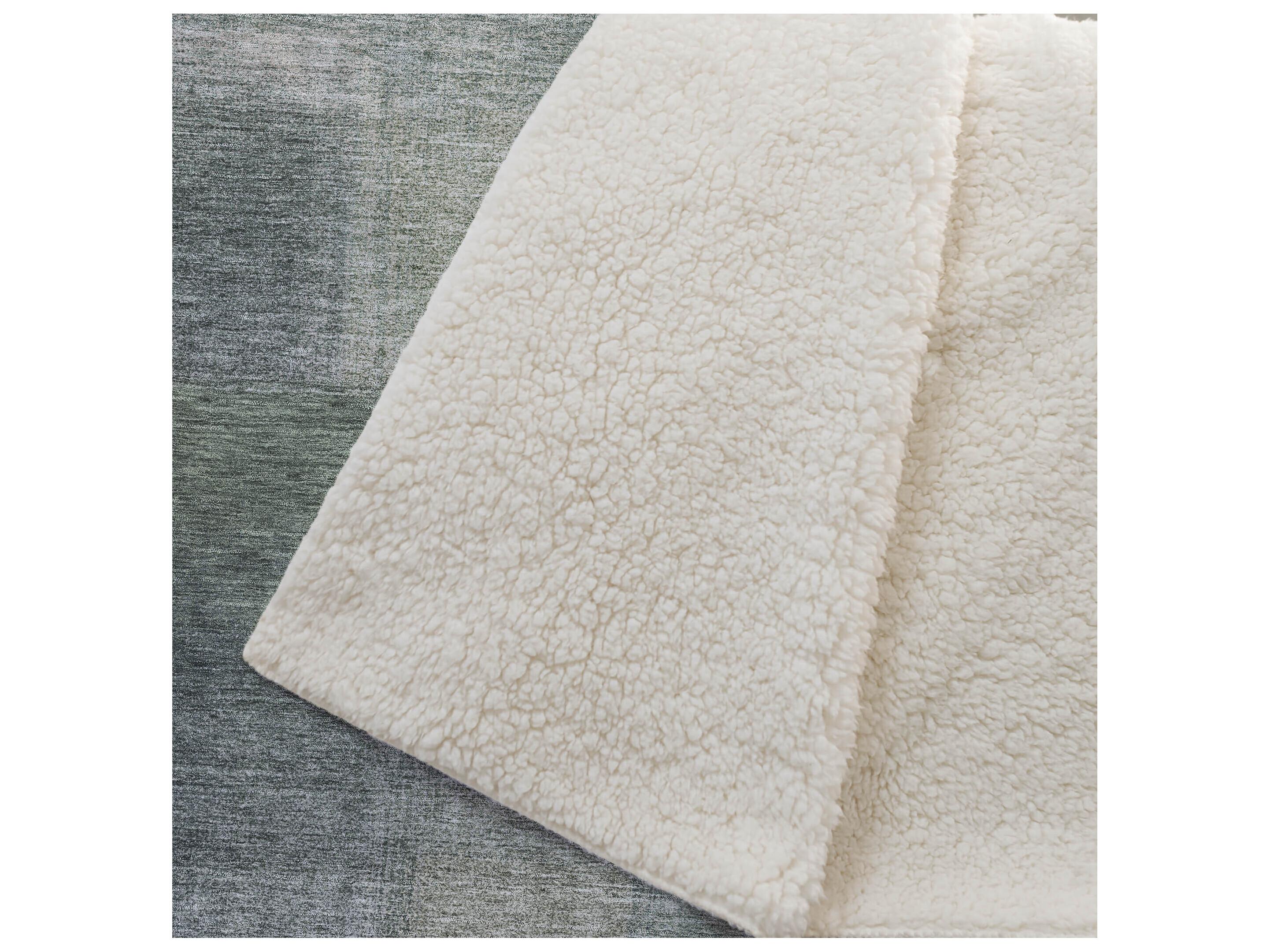 Dalyn Sherpa Green Polyester Throw