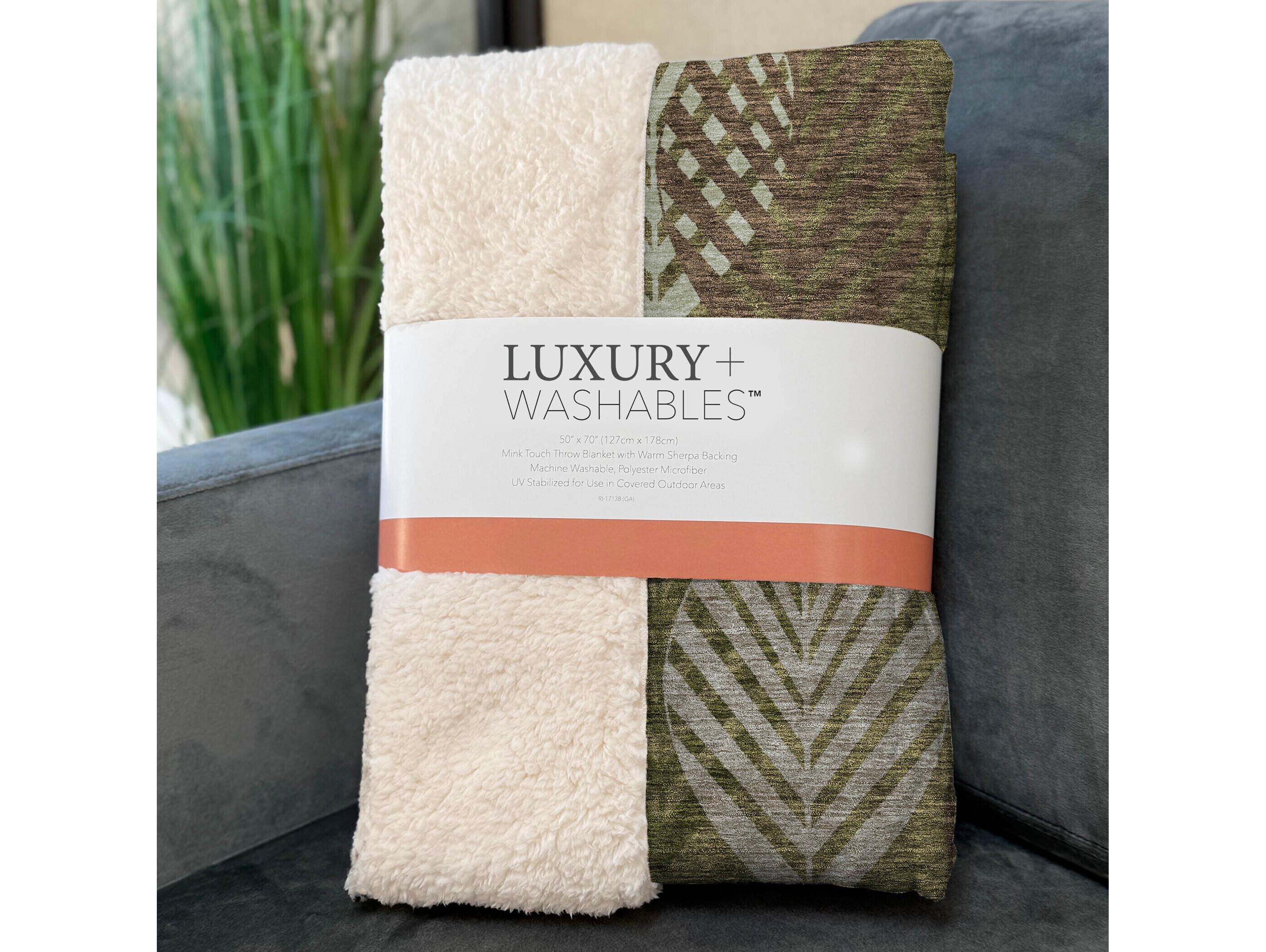 Dalyn Sherpa Green Polyester Throw