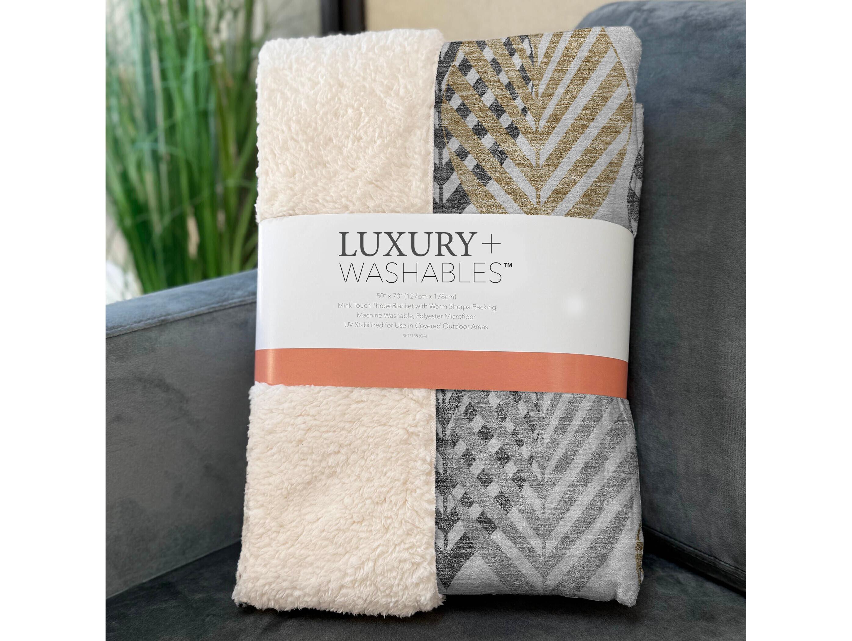 Dalyn Sherpa Gray Polyester Throw
