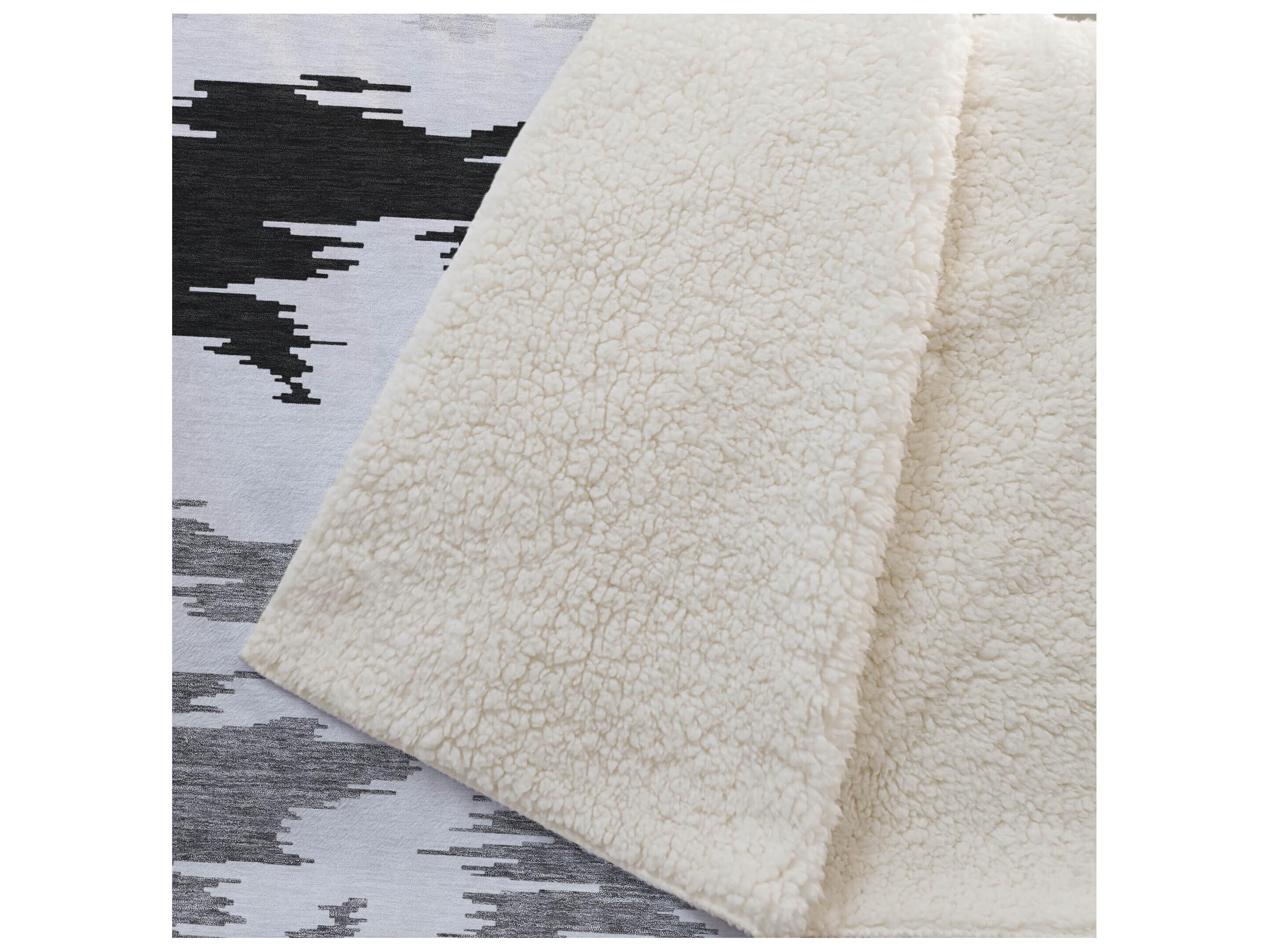 Dalyn Sherpa Black Polyester Throw