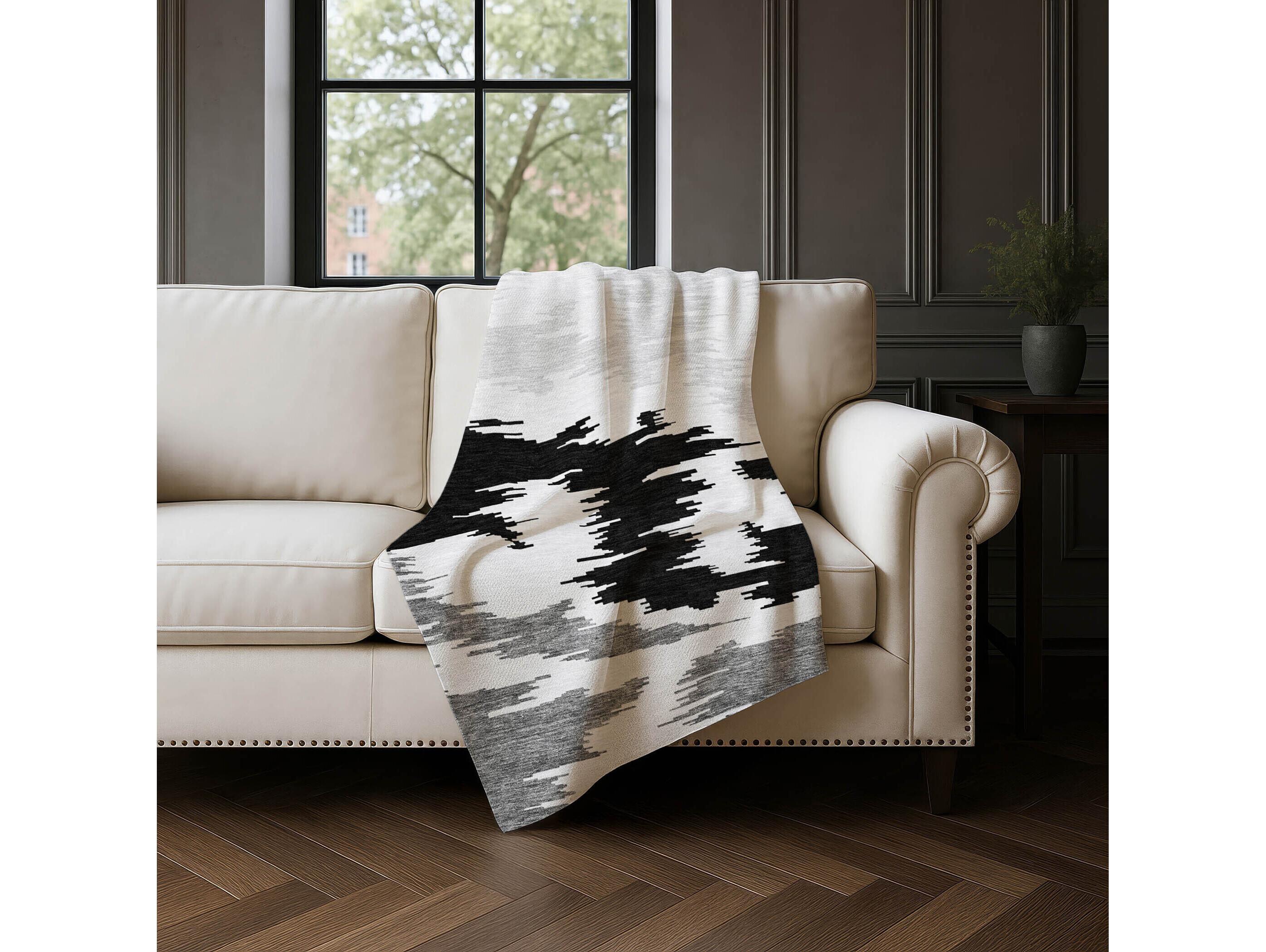 Dalyn Sherpa Black Polyester Throw