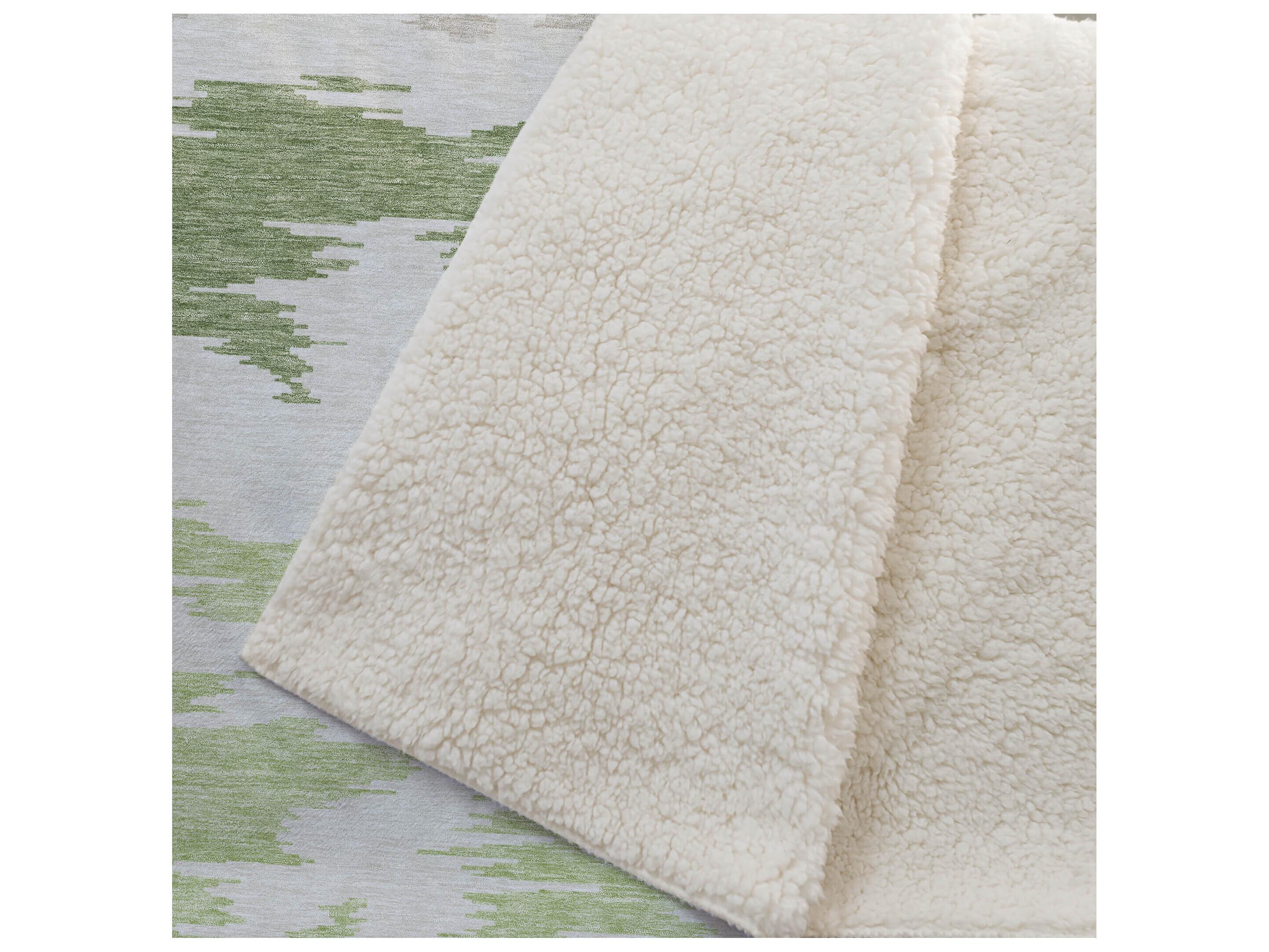 Dalyn Sherpa Green Polyester Throw