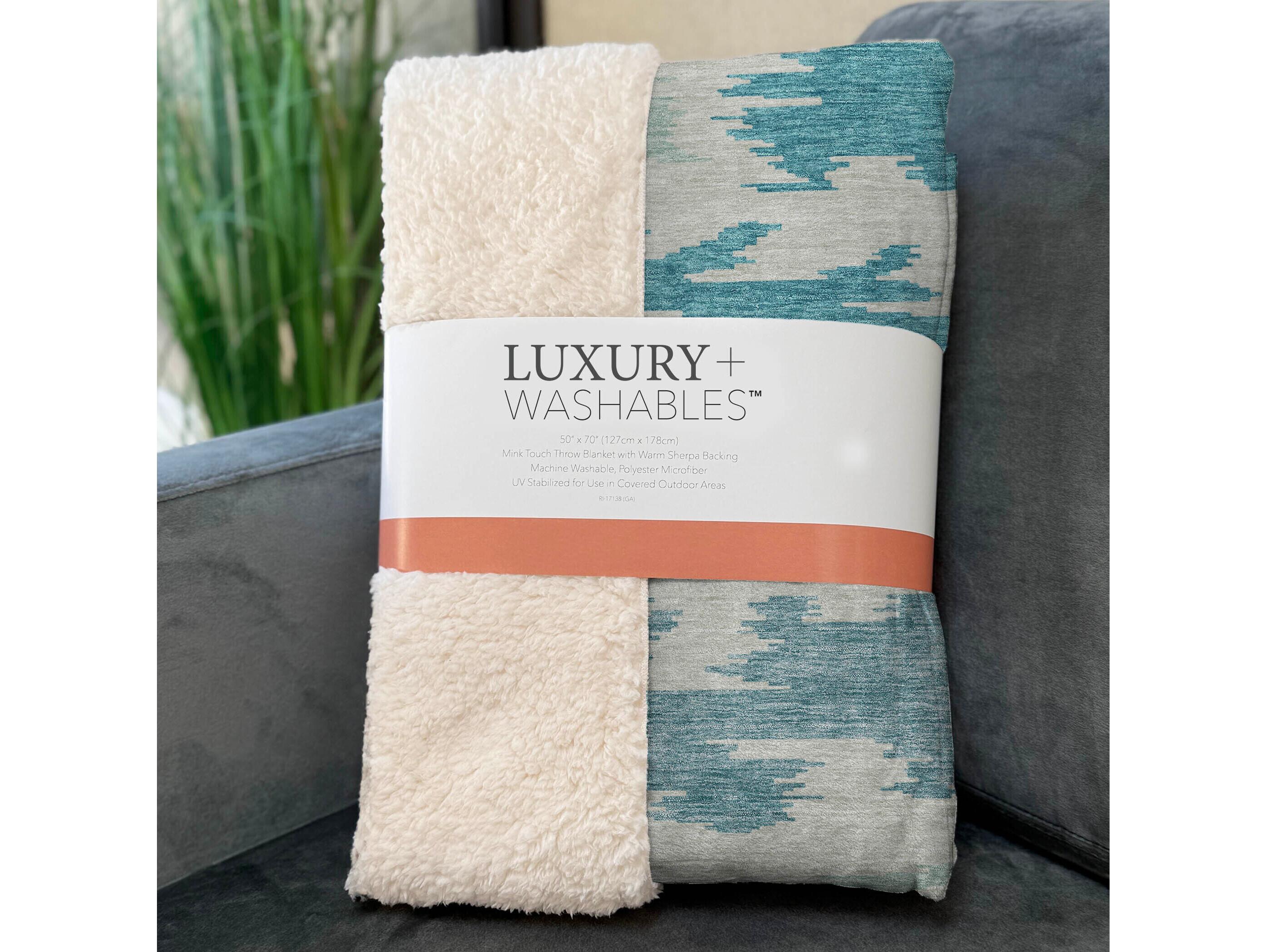 Dalyn Sherpa Teal Polyester Throw