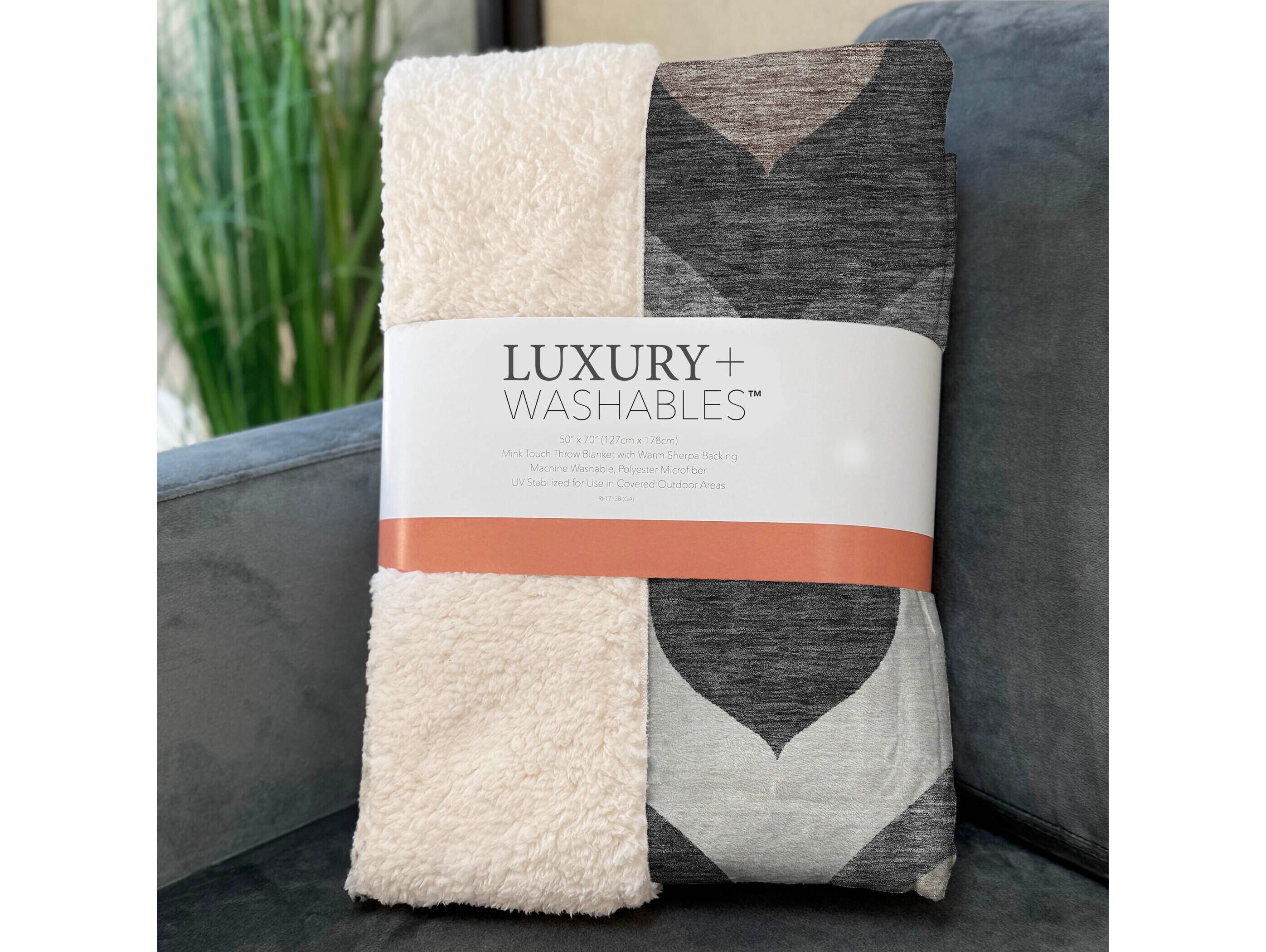 Dalyn Sherpa Gray Polyester Throw