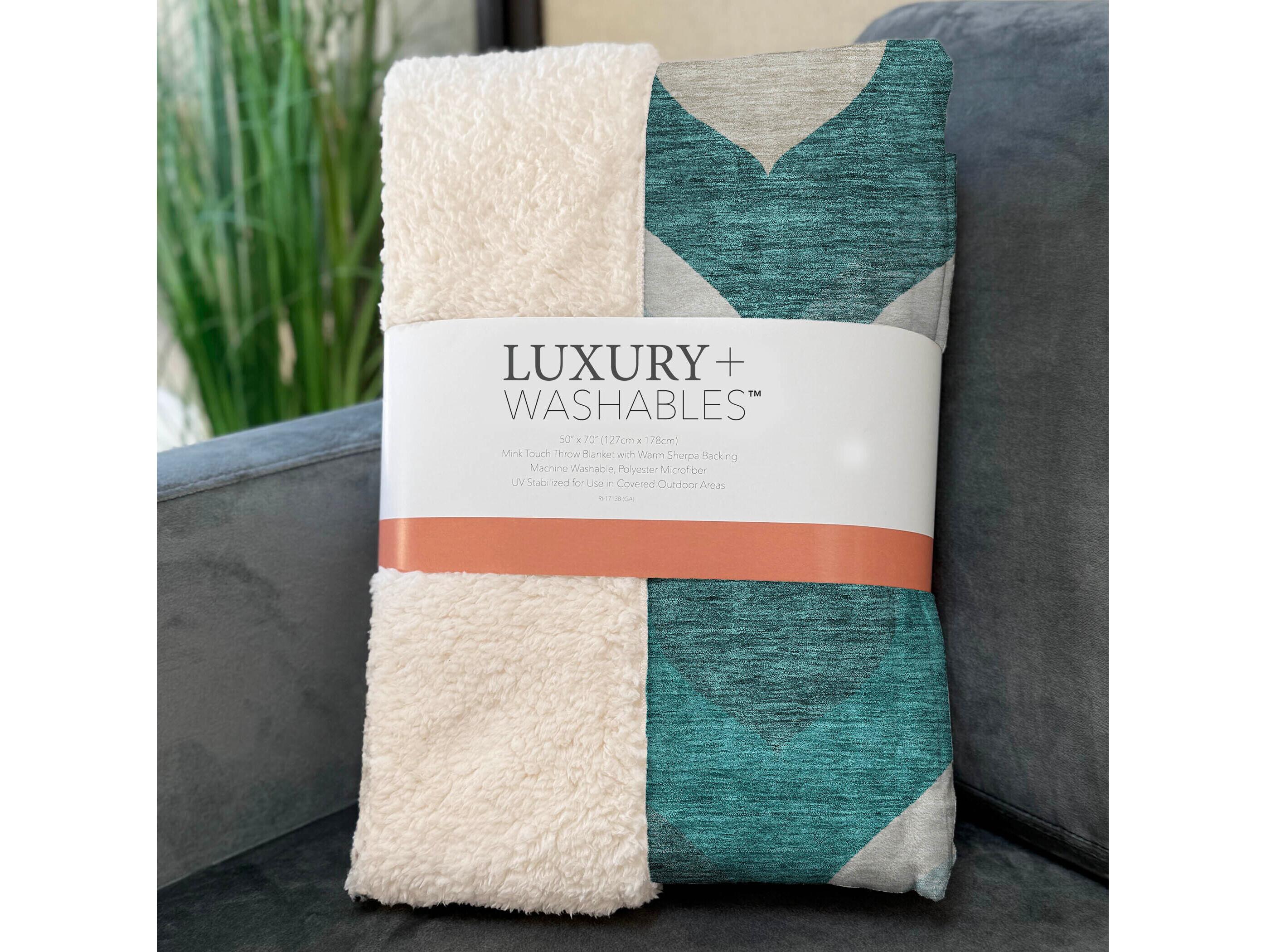 Dalyn Sherpa Teal Polyester Throw