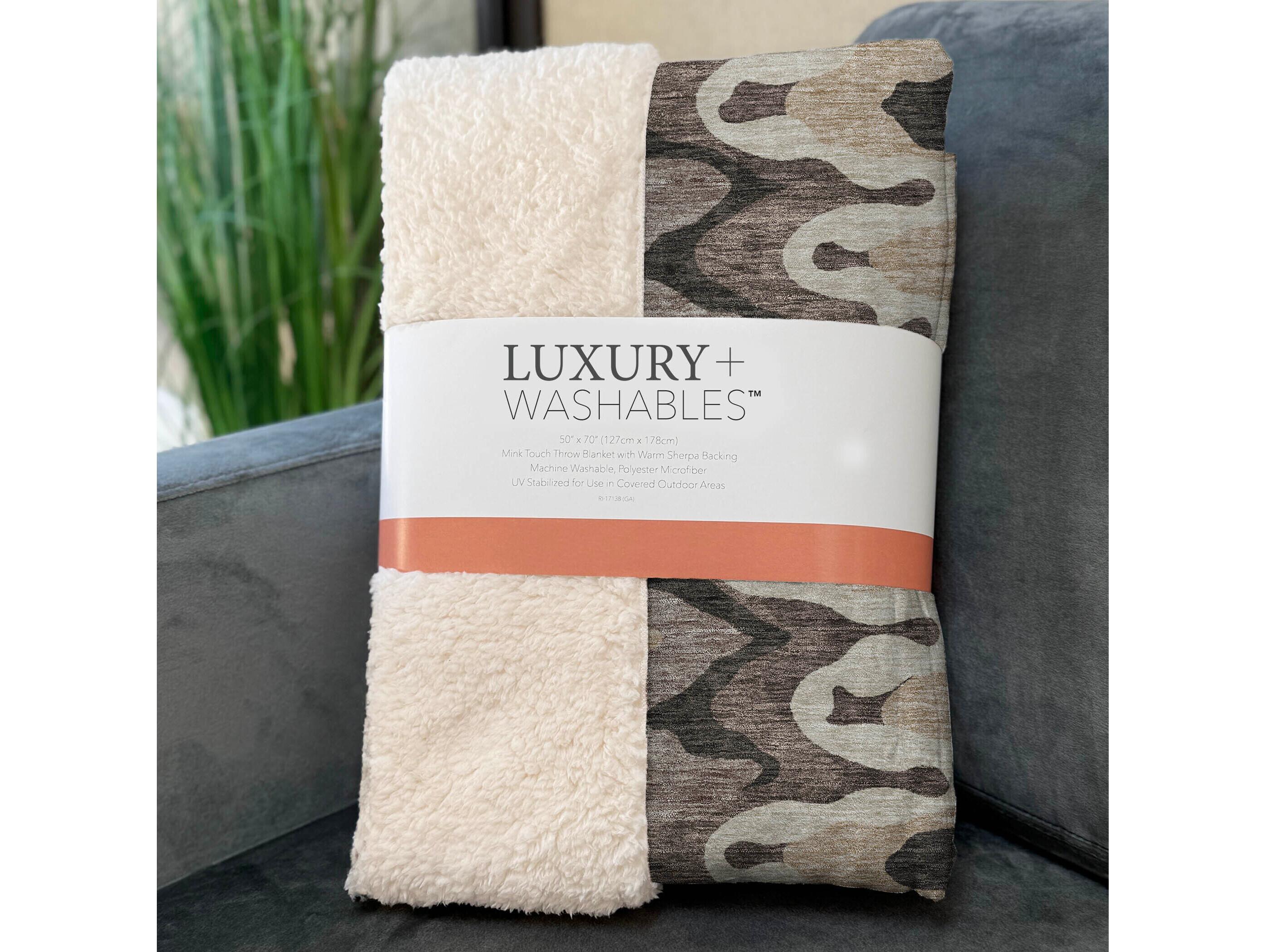 Dalyn Sherpa Brown Polyester Throw