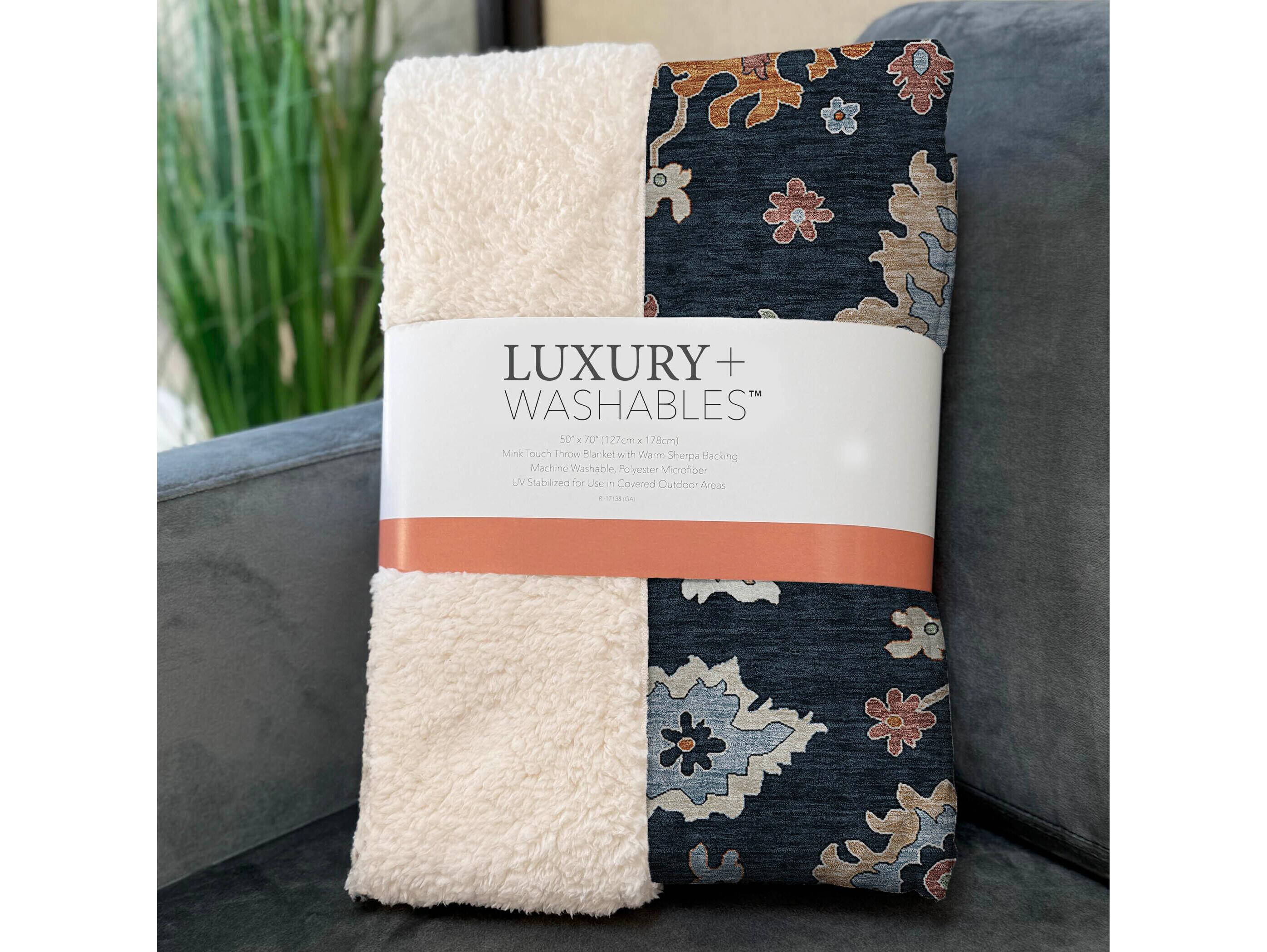 Dalyn Sherpa Black Polyester Throw