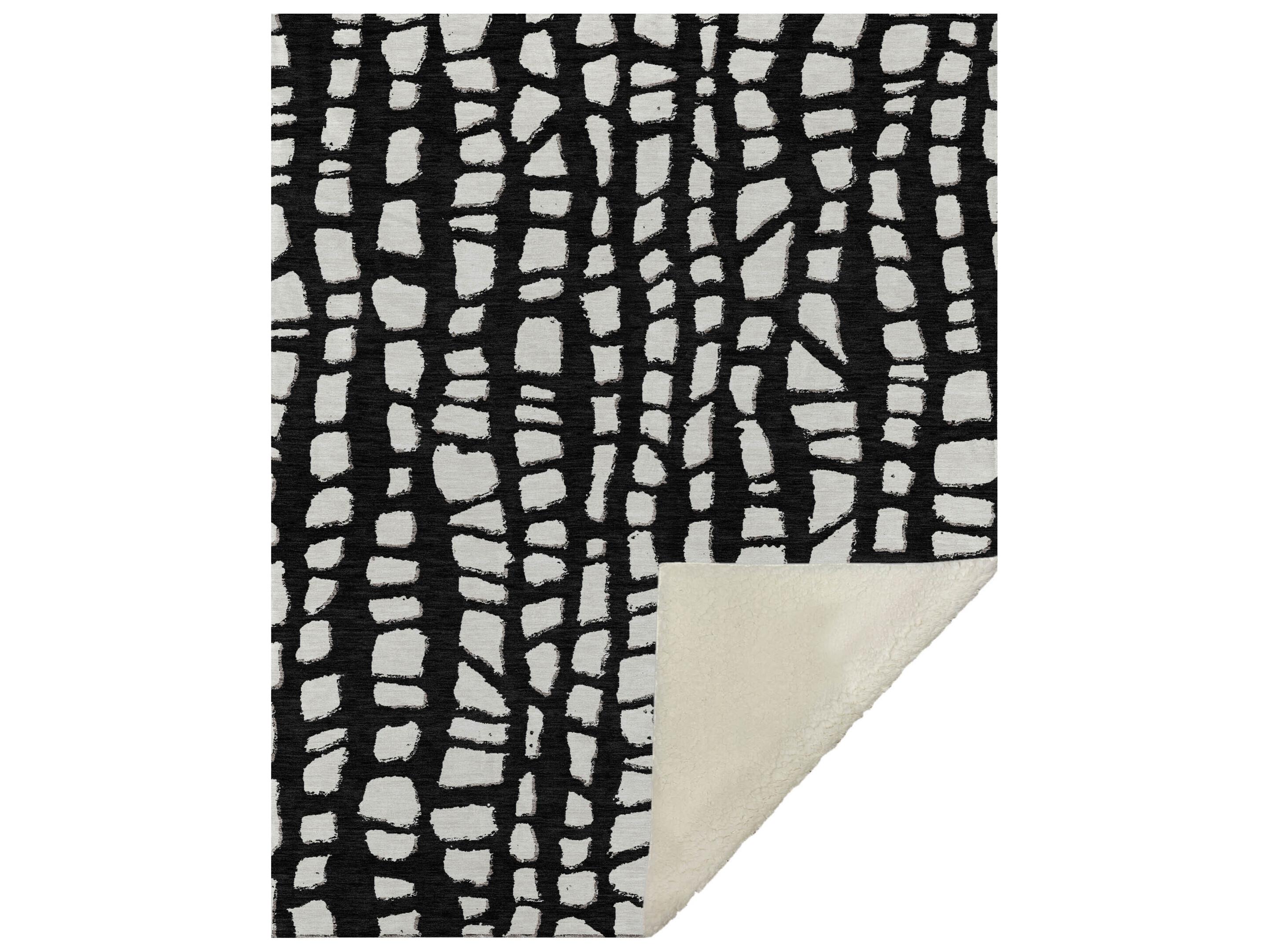 Dalyn Sherpa Black Polyester Throw