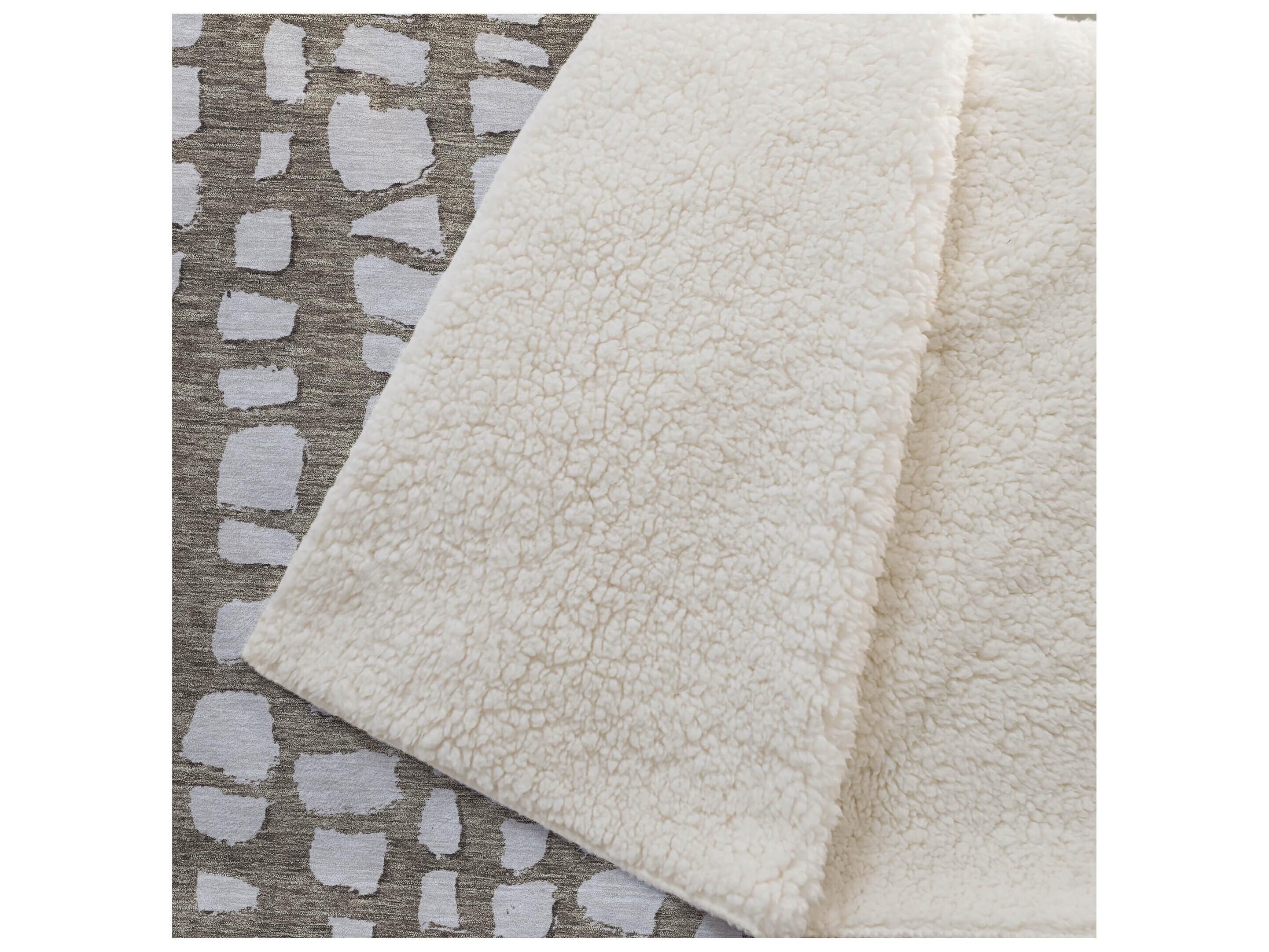 Dalyn Sherpa Brown Polyester Throw