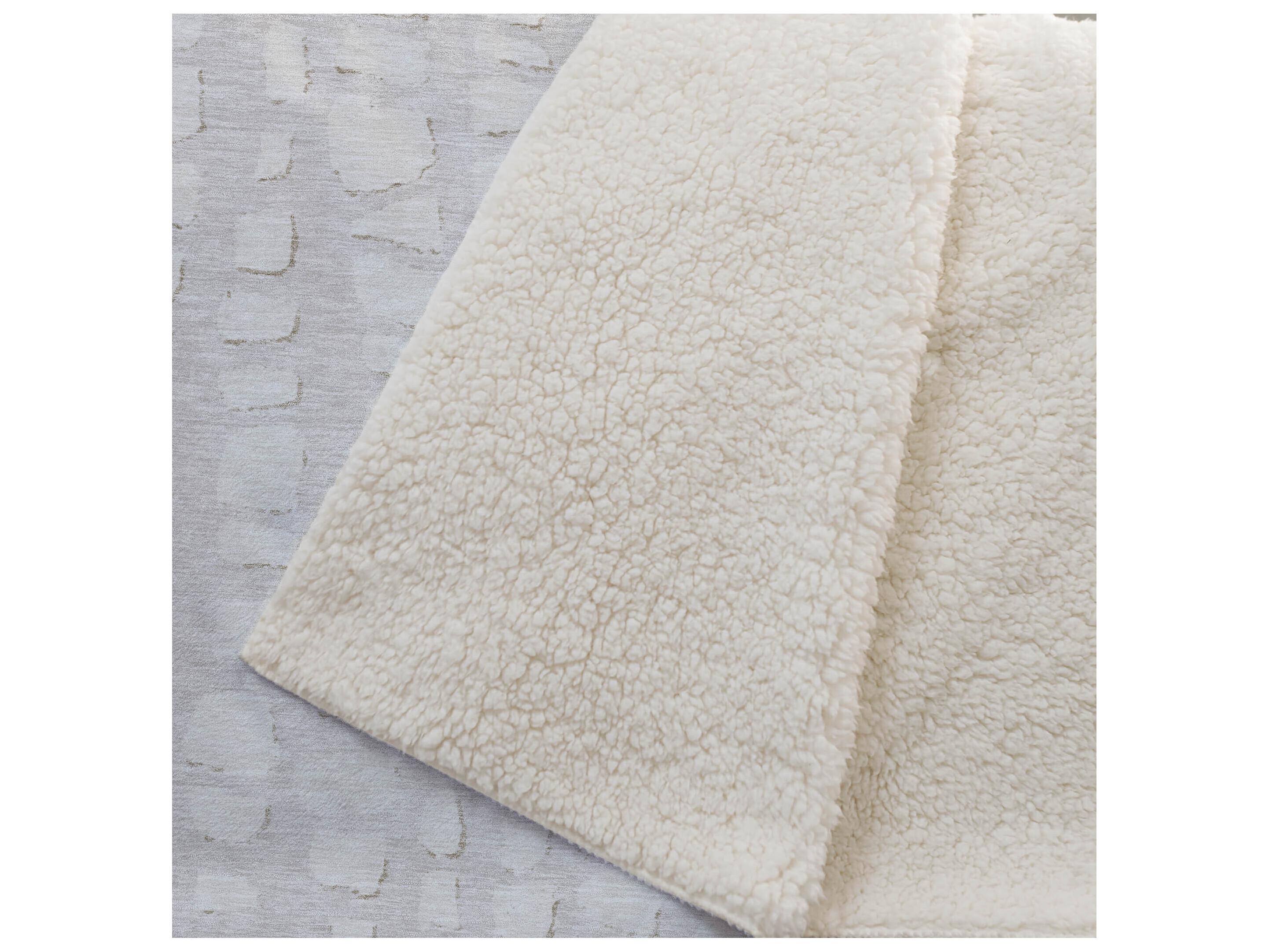Dalyn Sherpa Ivory Polyester Throw