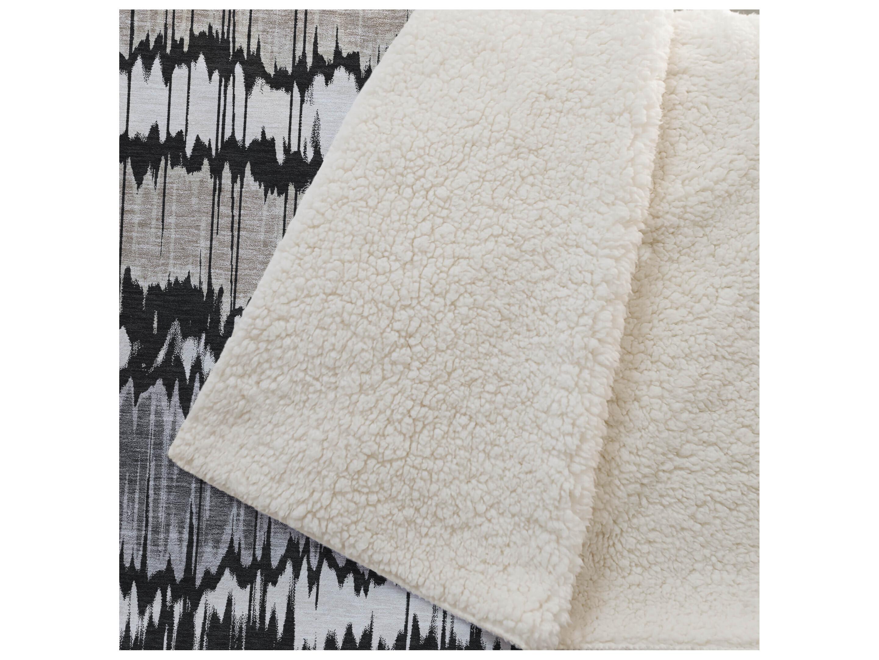 Dalyn Sherpa Black Polyester Throw